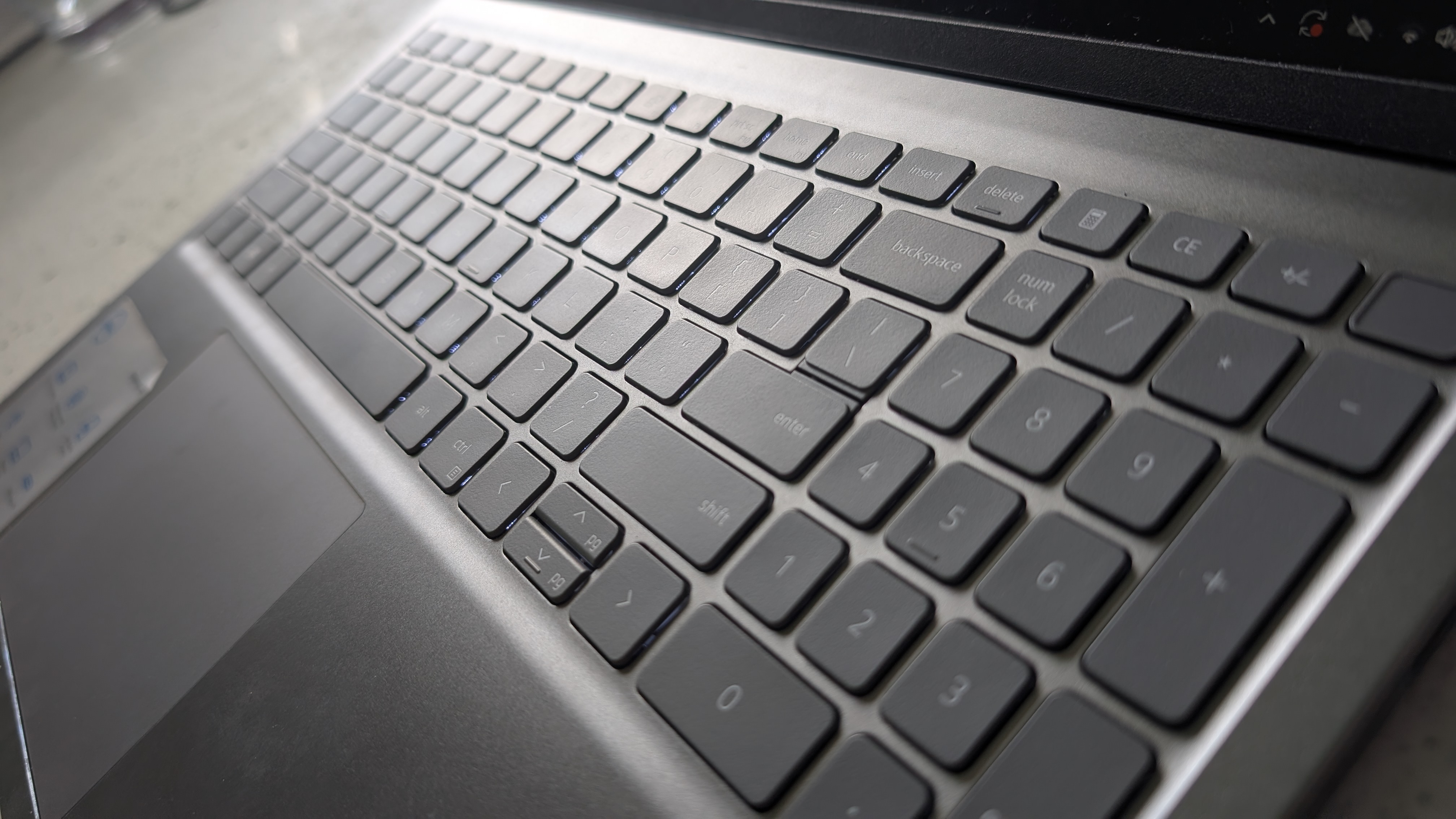 Dell Inspiron 15 5510 Laptop - photo 4