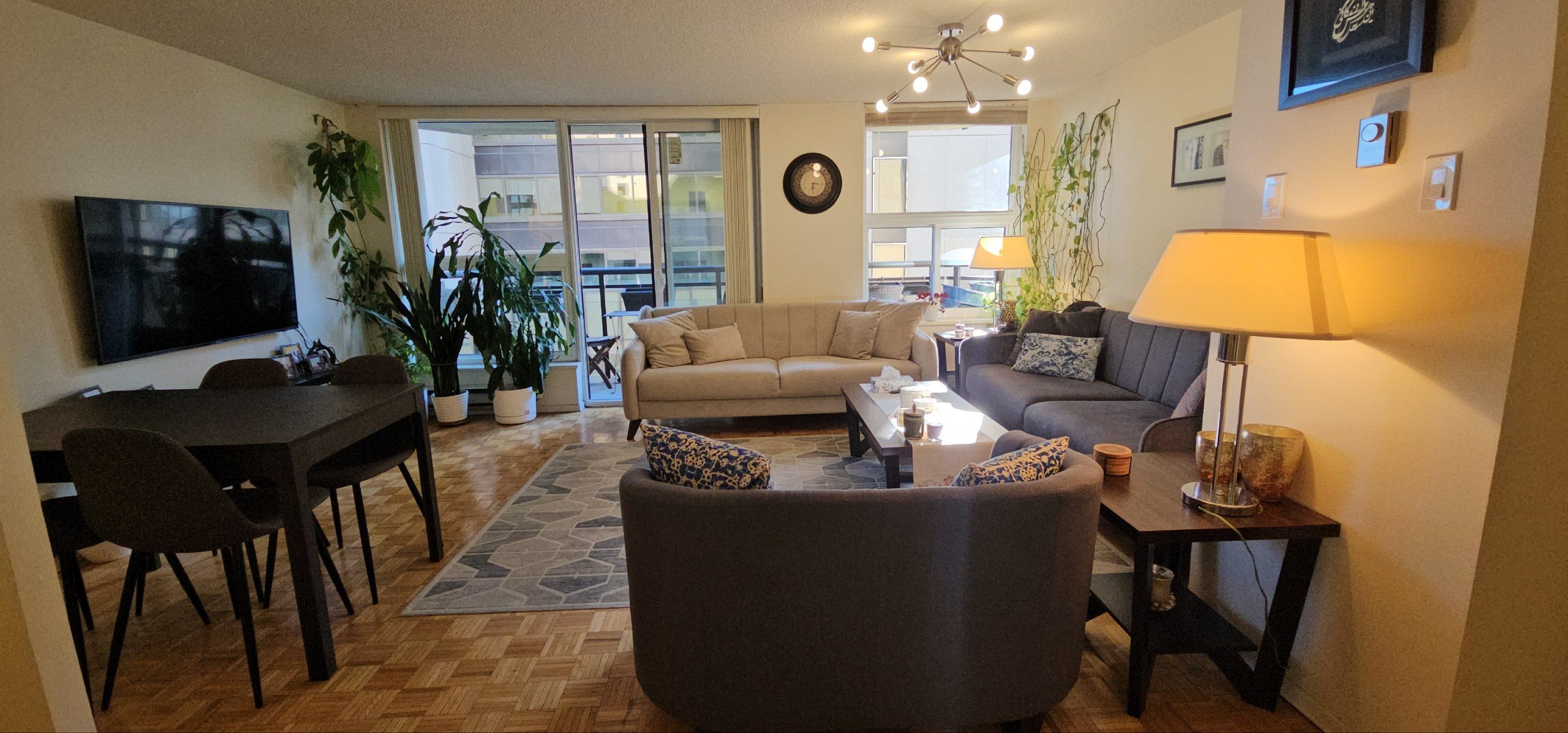 Fully Furnished 2 Bedroom Apartment in Downtown Toronto