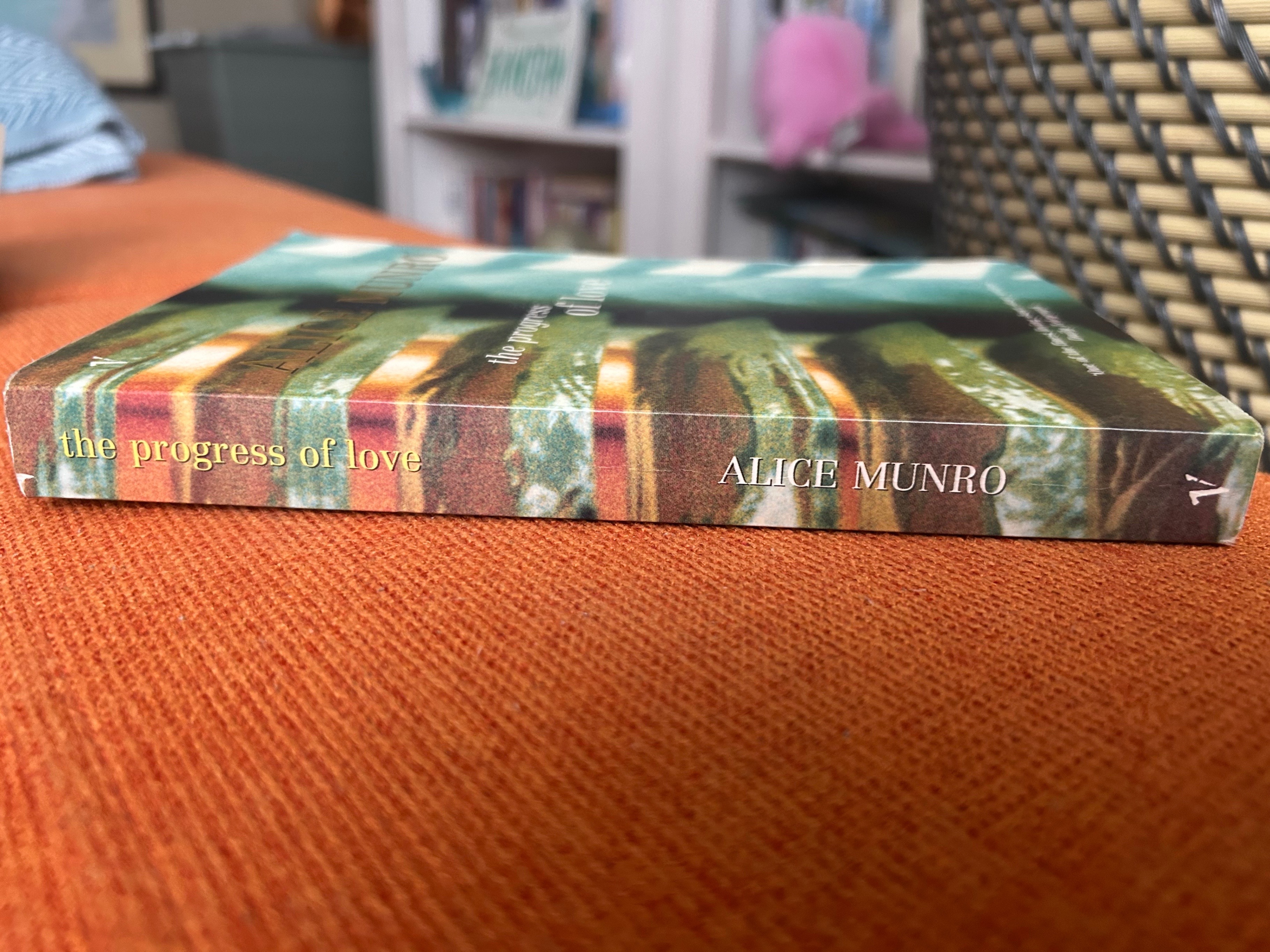 The Progress of Love - Alice Munro - photo 3