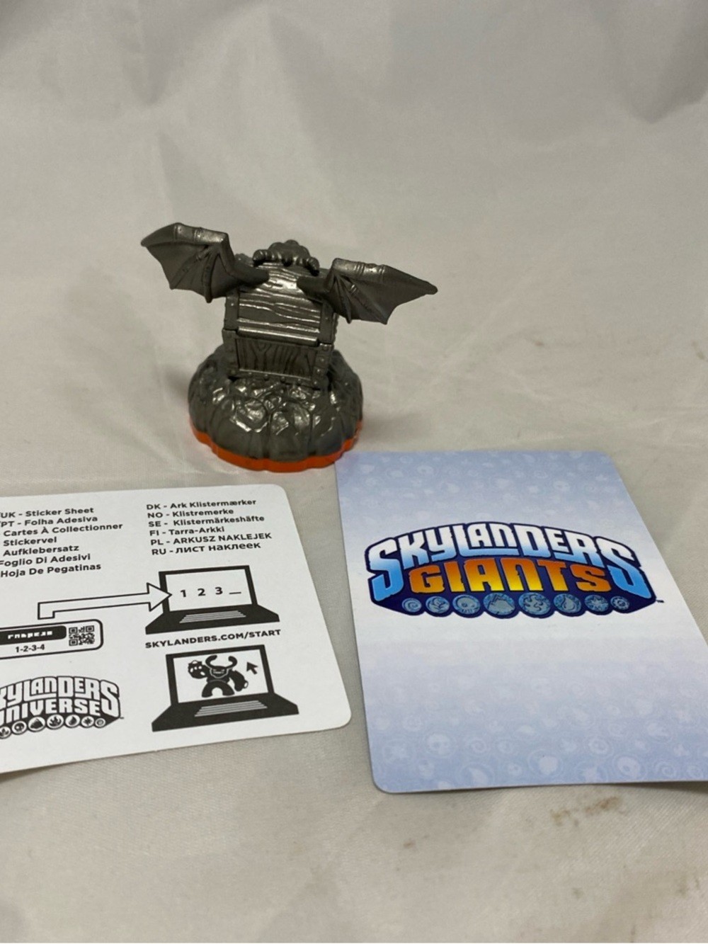 Skylanders Giants PLATINUM TREASURE CHEST Magic Item w/ Card & S - photo 2