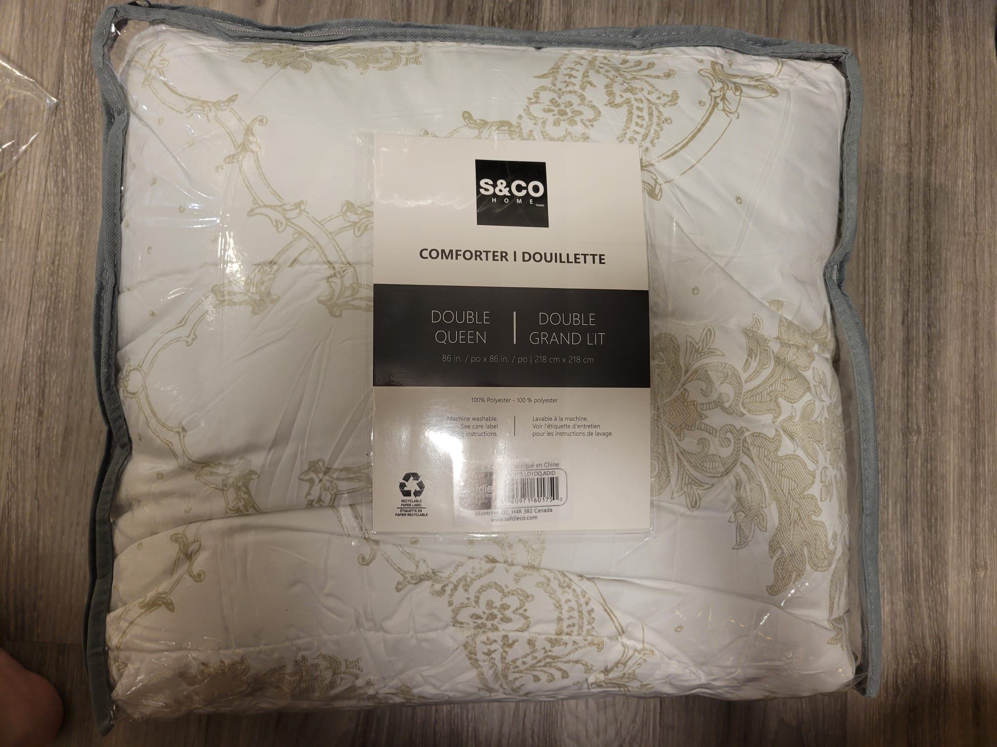 Brand New S&CO Home Double/Queen Comforter - photo 2