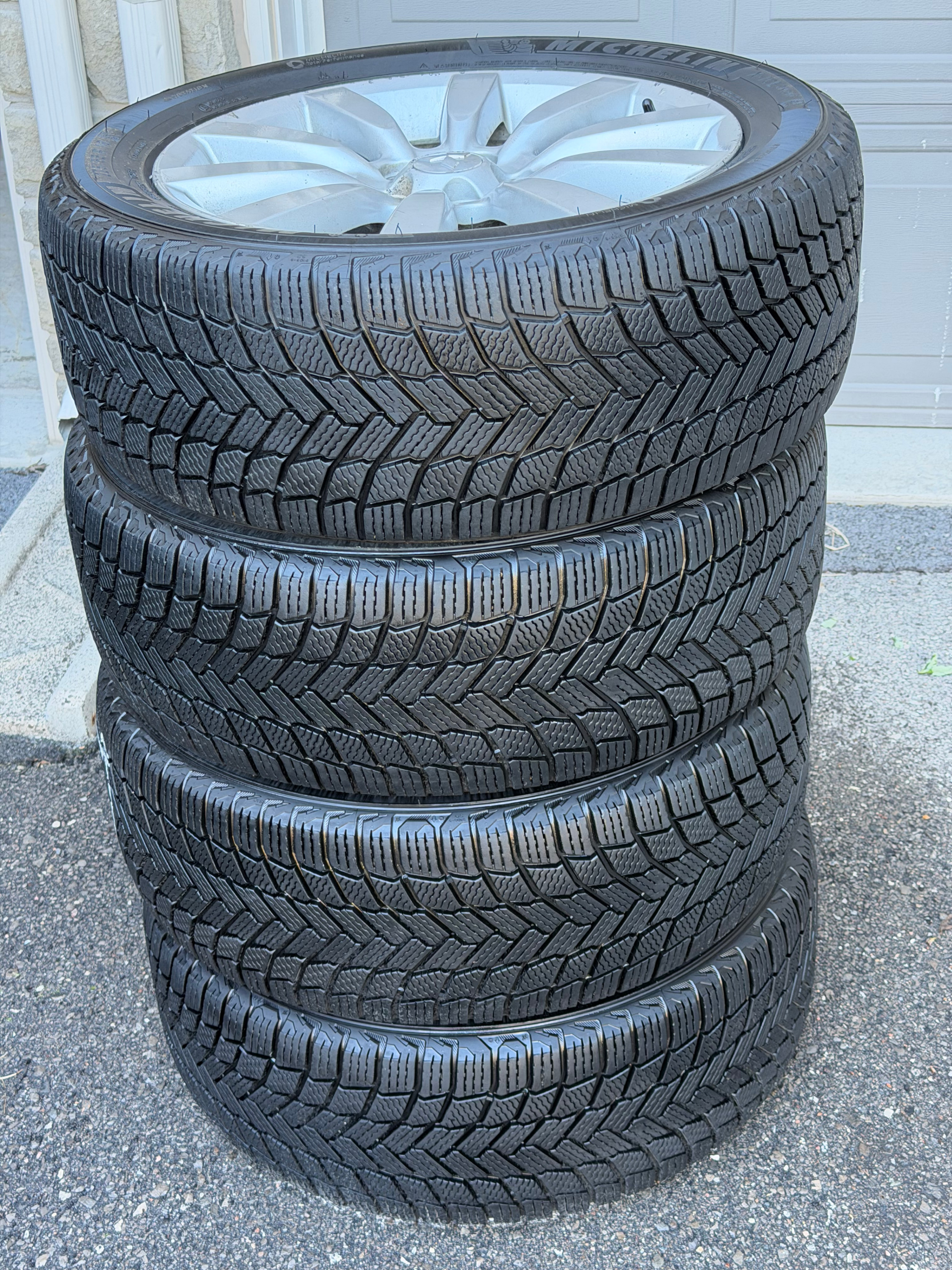 Michelin X-ICE Winter Tires + Mitsubishi Alloy Rims - Set of 4