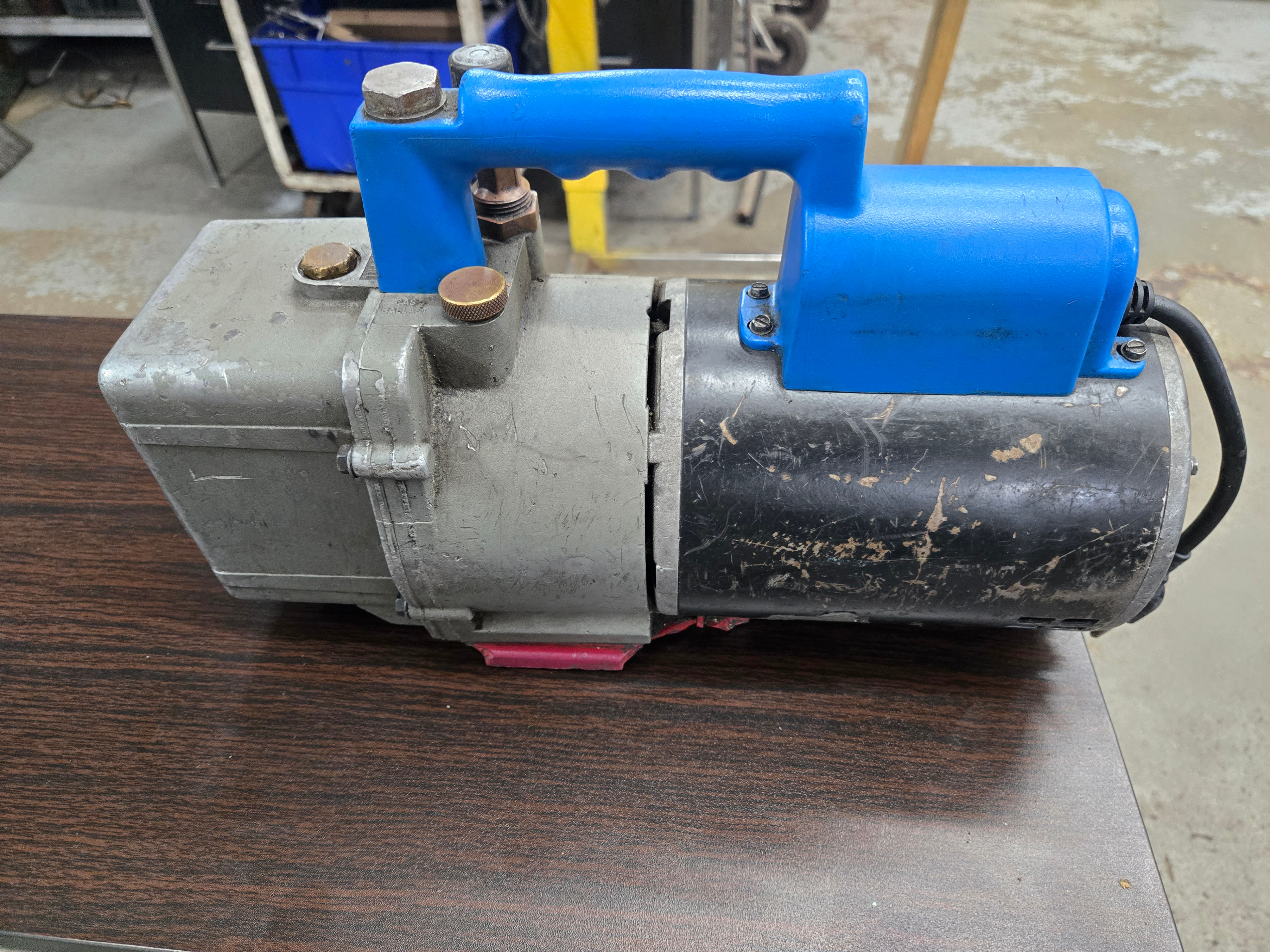 Robinair vacuum pump - photo 3
