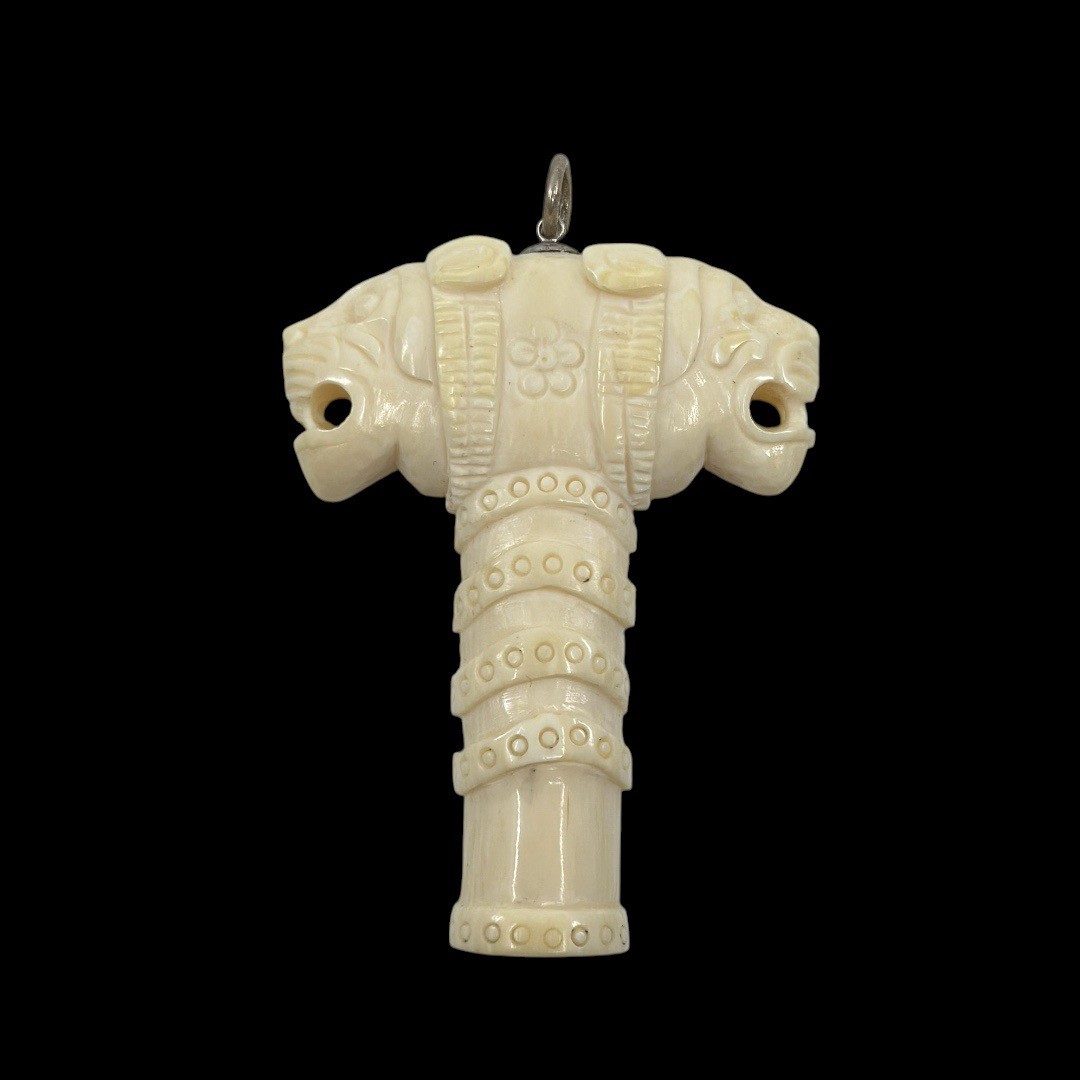 Vintage Mughal carved bone double lion head seal pendant - photo 2