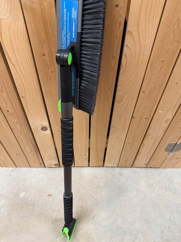 PolarXtreme Snow Brush - photo 3