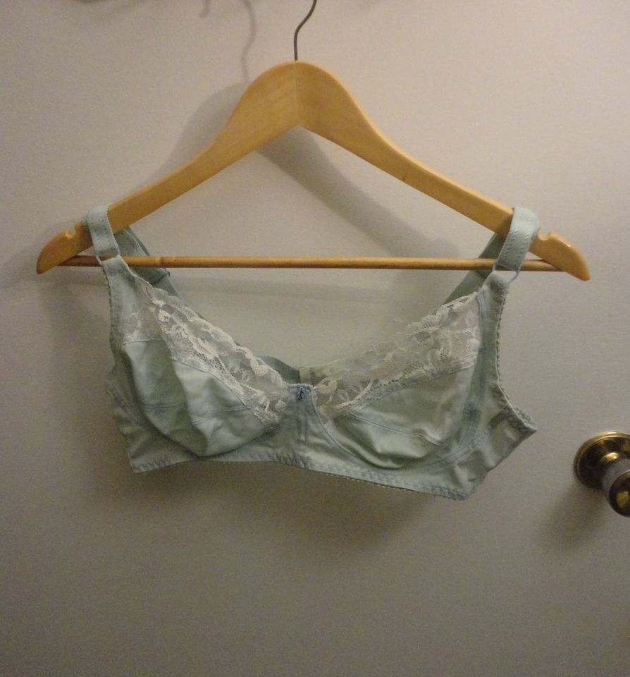 Vintage Bra from Europe - Unworn Collectible - photo 5