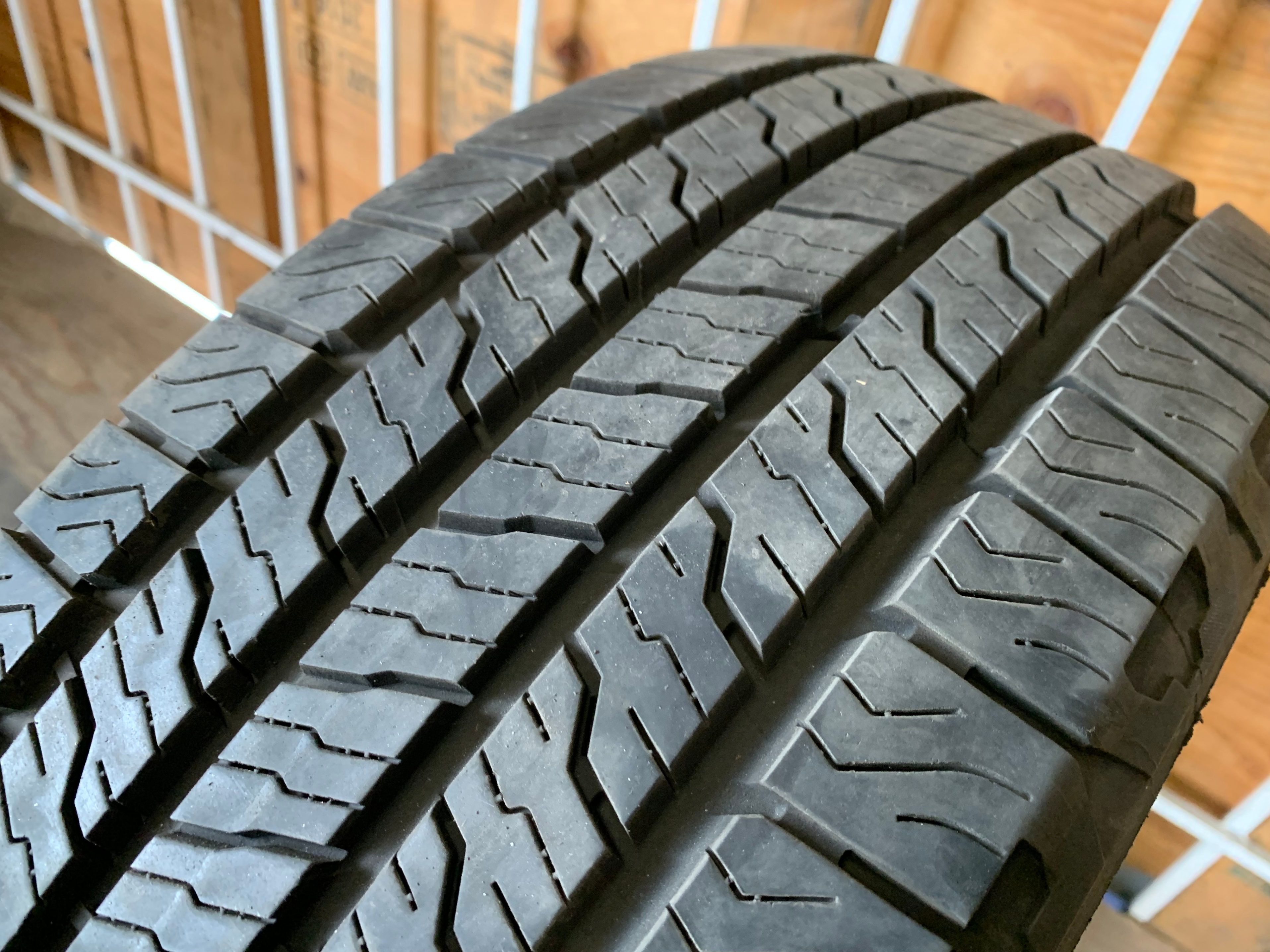 1 X single 225/55/19 M+S Goodyear Wrangler Territory HT like new - photo 4