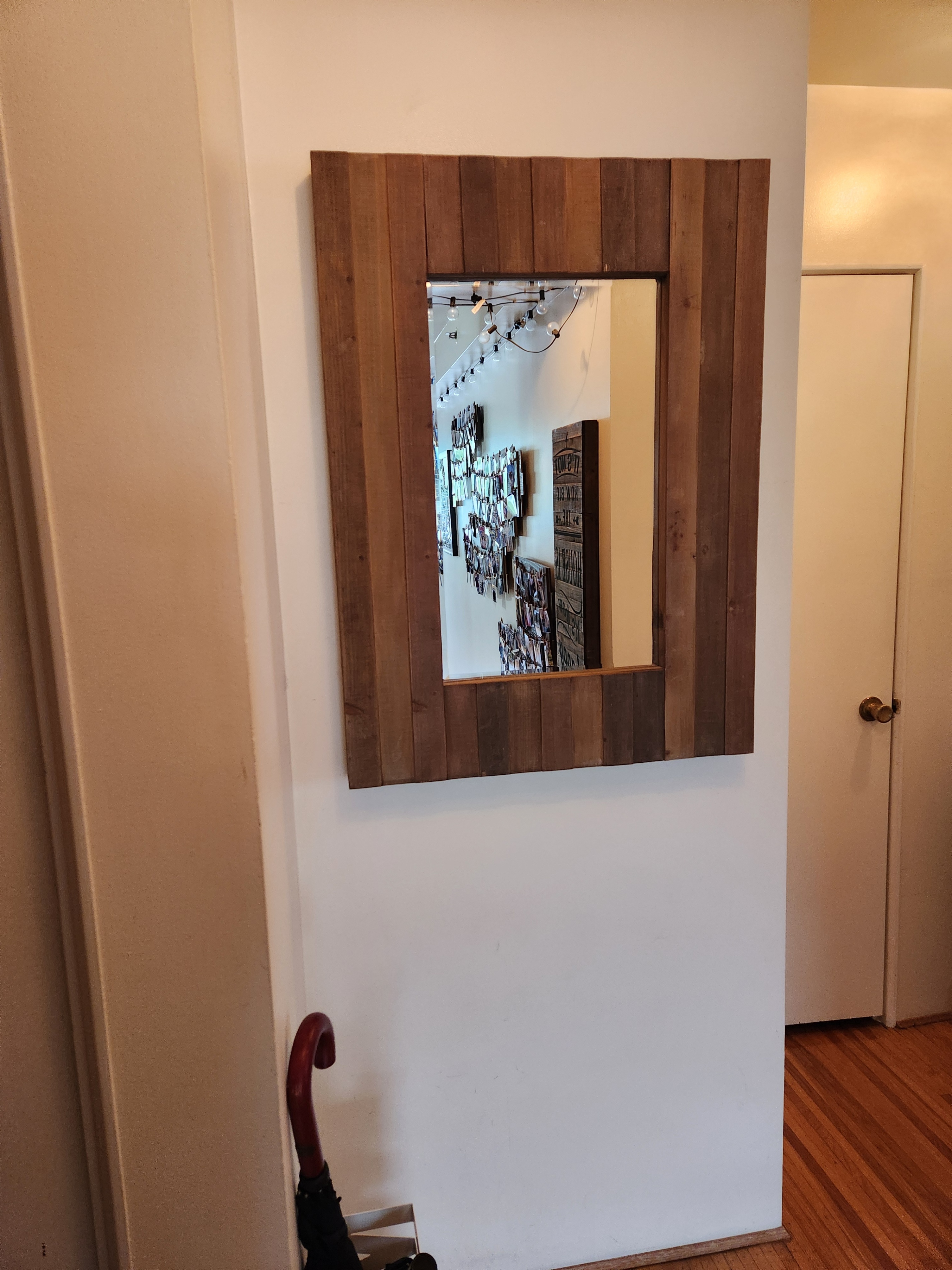 Large Solid Wood Framed Wall Mirror (91 x 71 cm) - photo 2