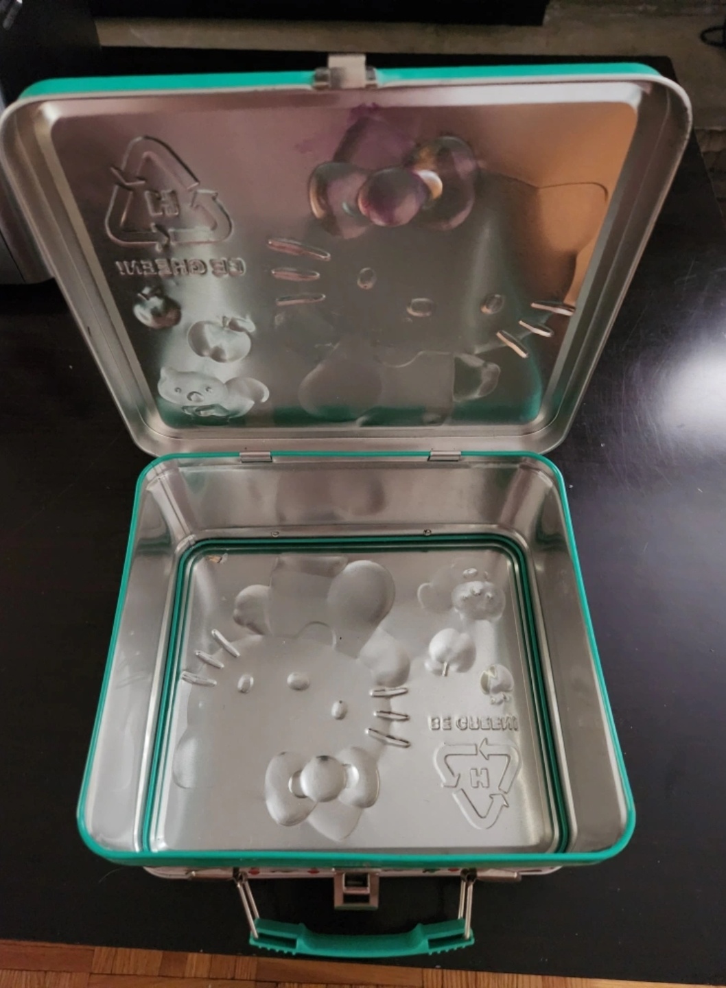 Hello Kitty Be Green Metal Lunchbox - photo 3