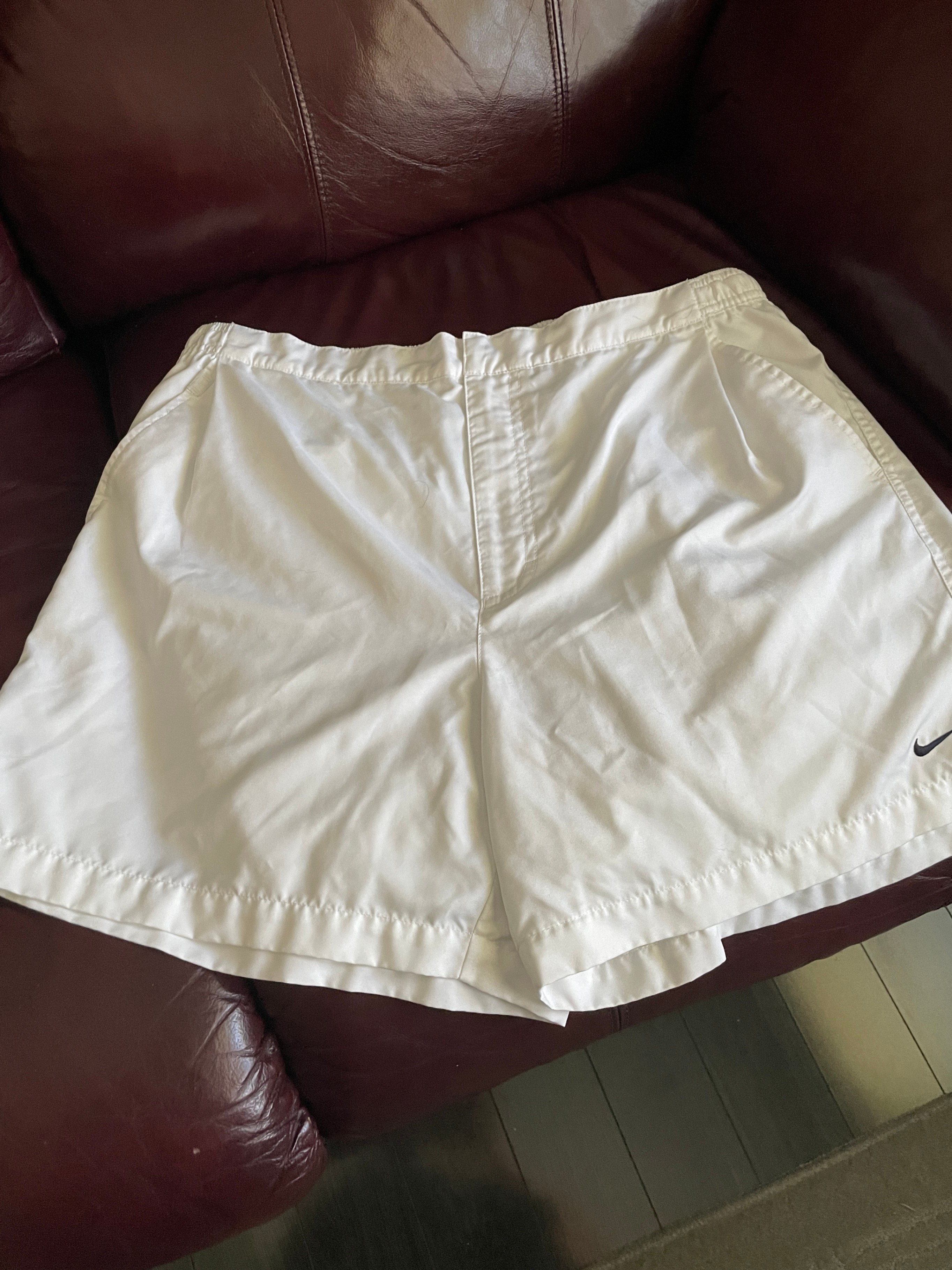 Ladies White Sz L Nike shorts.