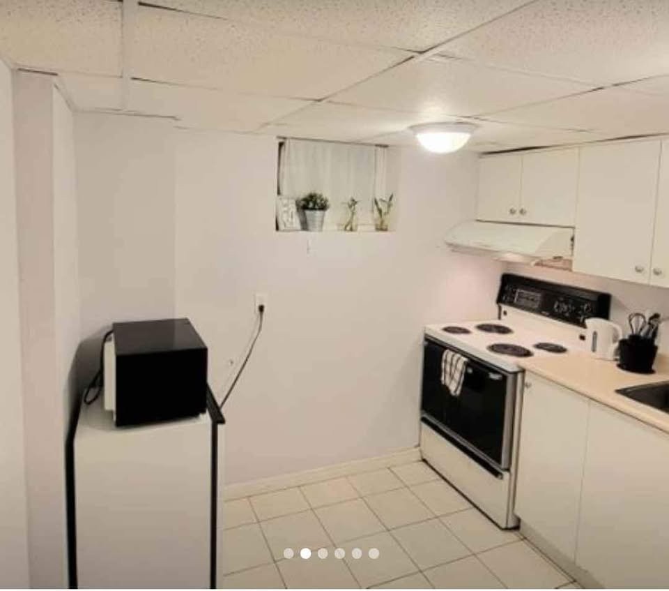 Room For Rent (Read Description) - photo 3