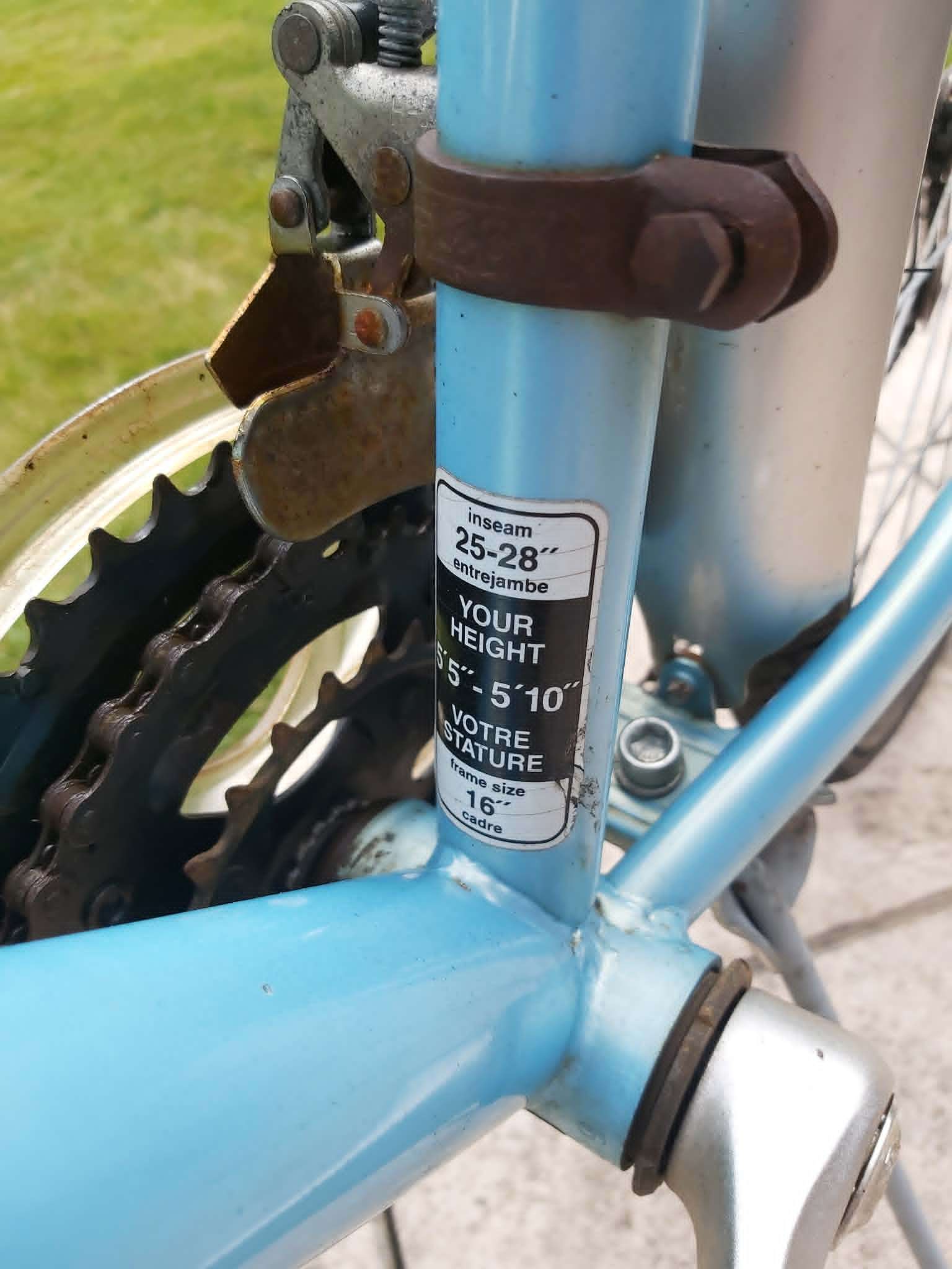 Classic CCM Avenue 700 Hybrid Bike - photo 3