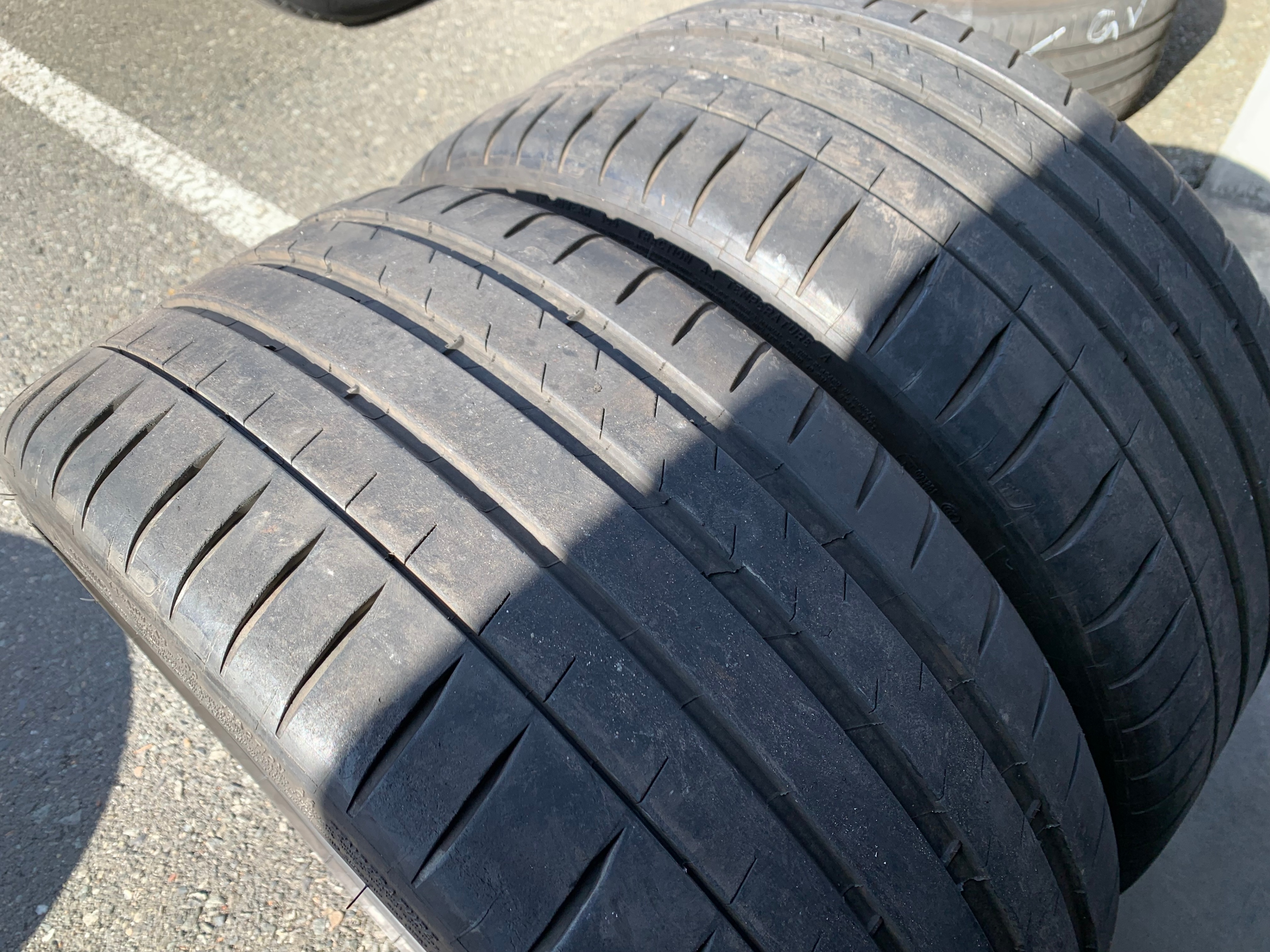 PAIR of 235/35/19 XL Michelin Pilot Sport 4S with 75% tread - photo 3