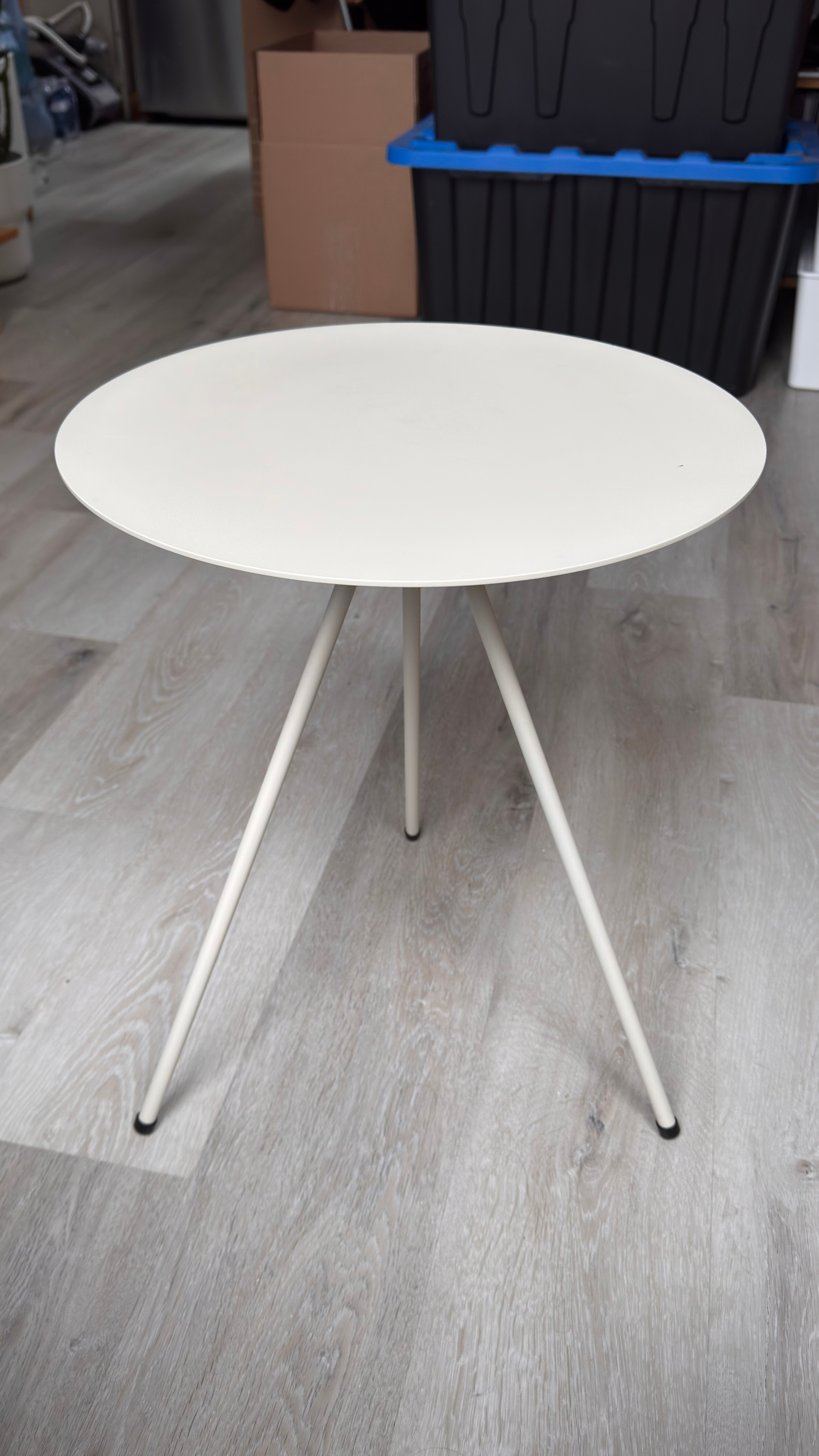 EQ3 Taaj Side Table (Off-White)