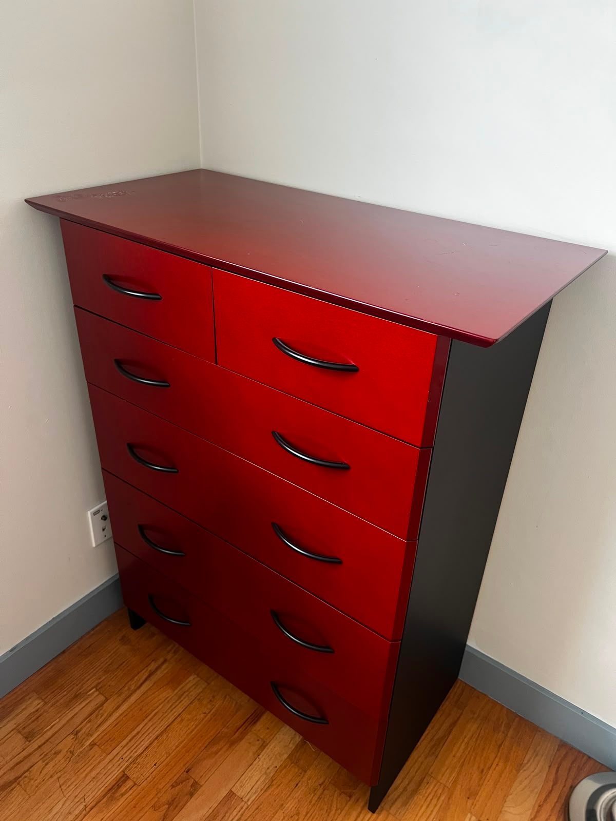 Red 6-Drawer Dresser
