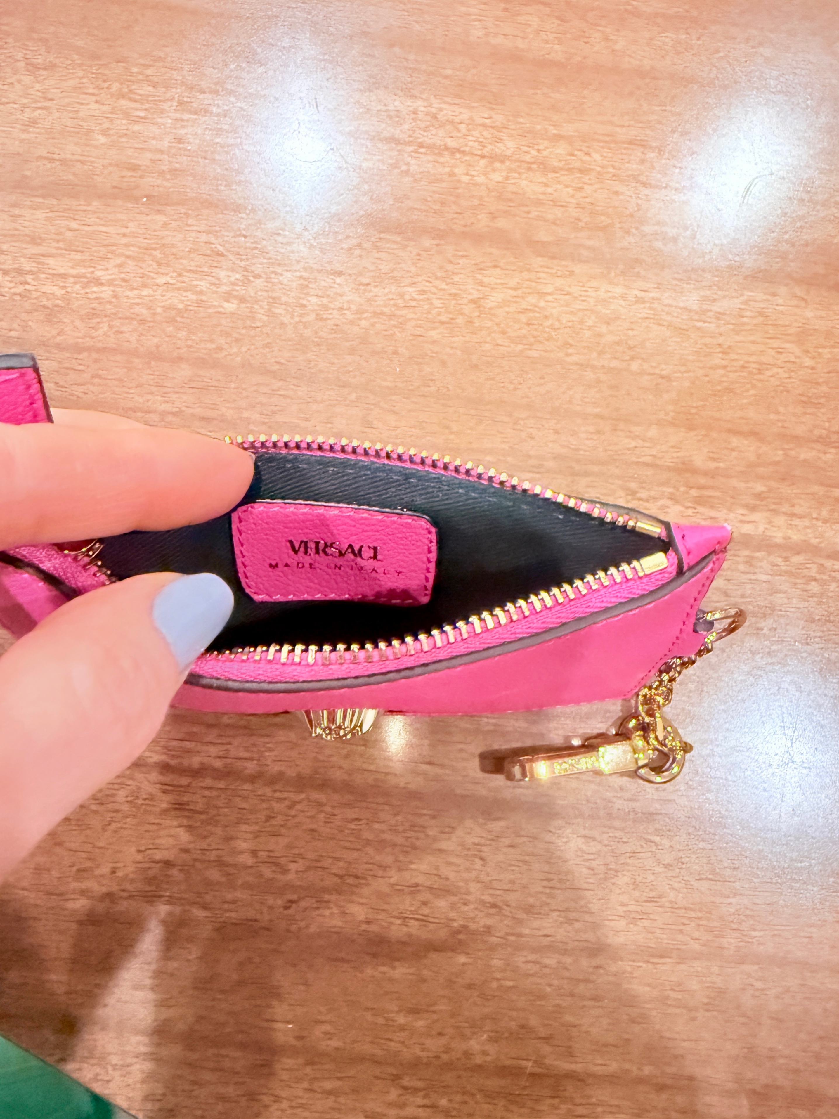 Versace Fuxia Textured Calf Leather Card Case w/ Keychain - photo 3