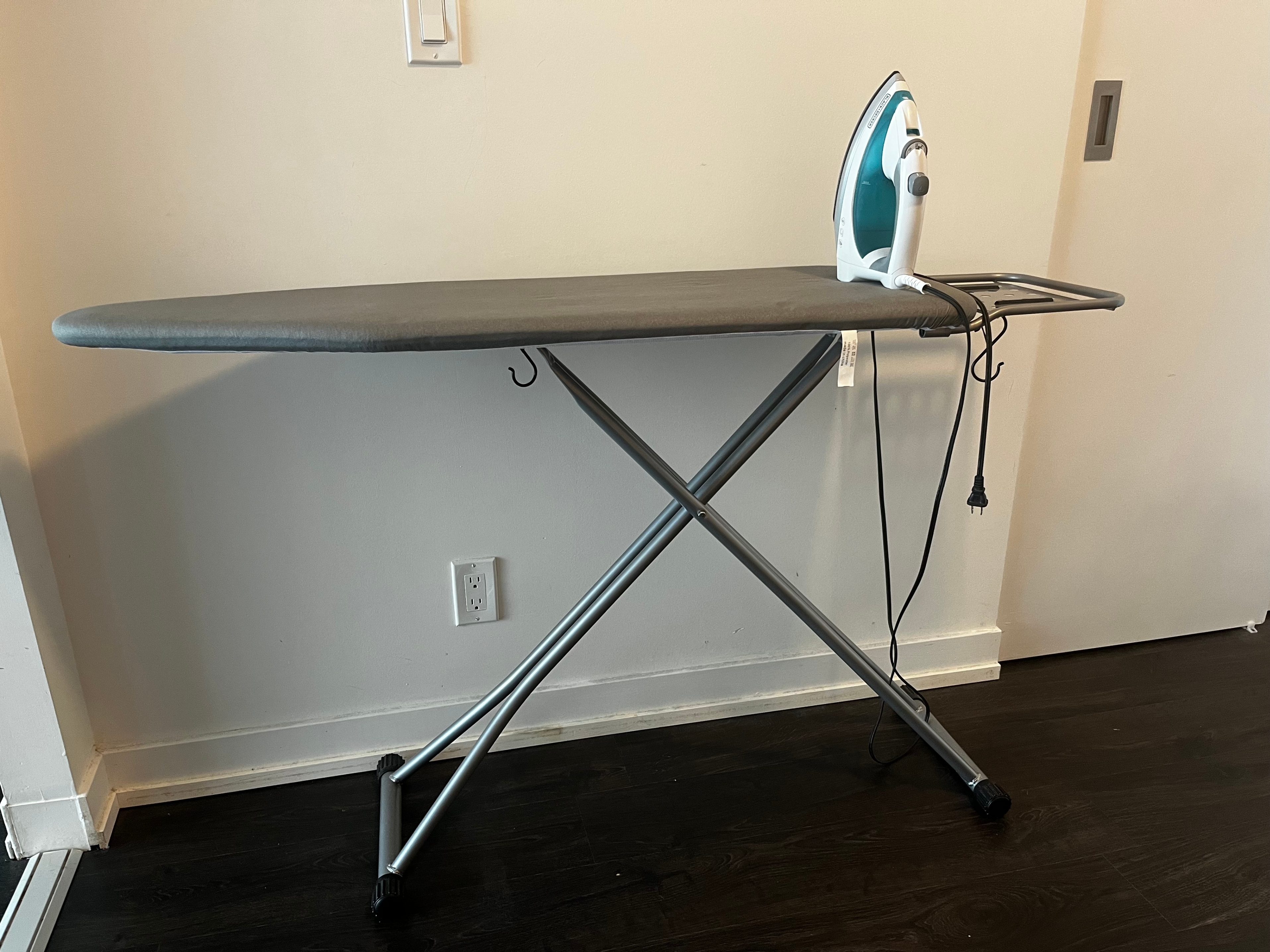 Steam Iron & Folding Ironing Board