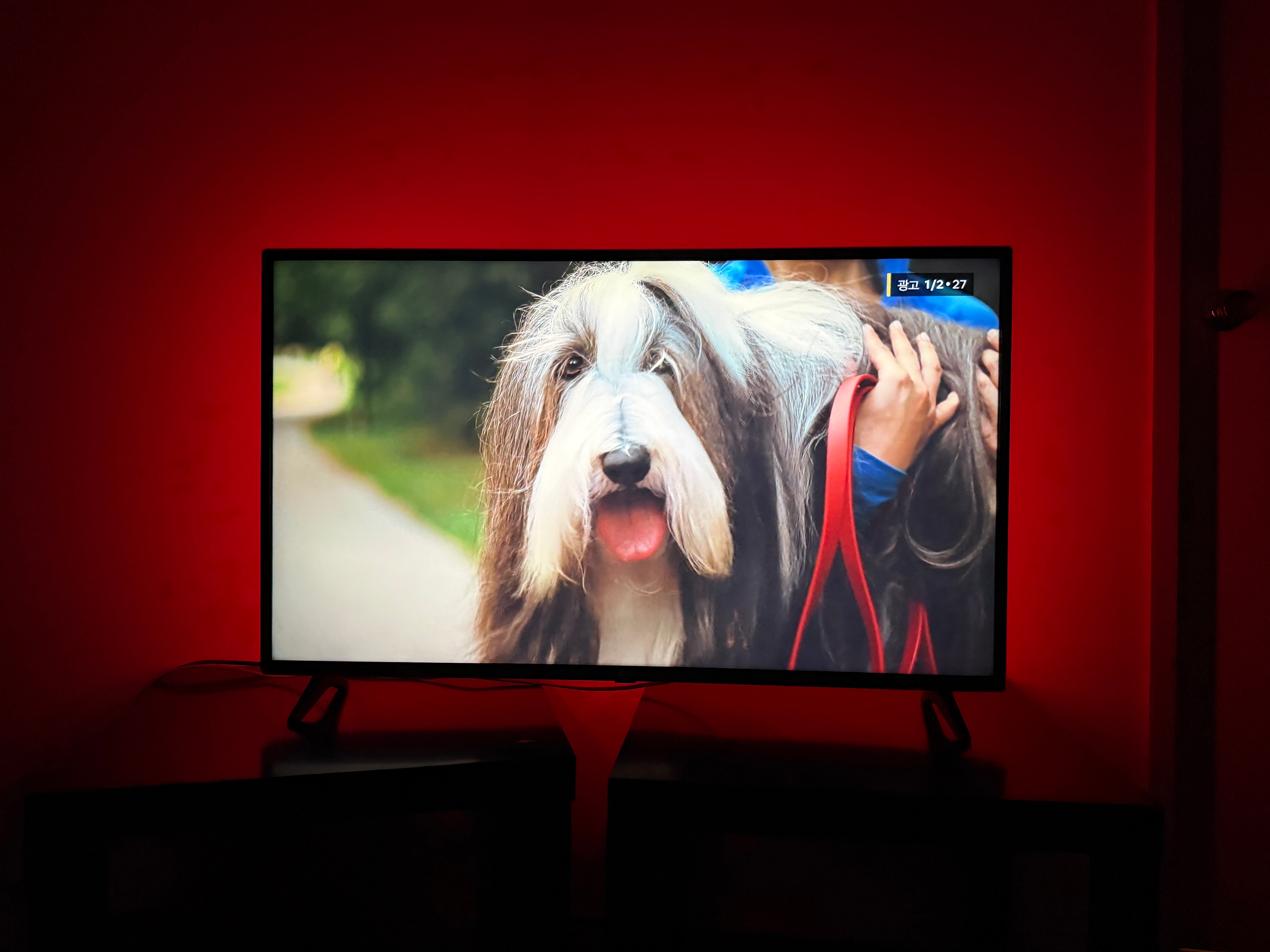 LG 43" 4K Smart TV + LED Backlight & Logitech Keyboard - photo 2