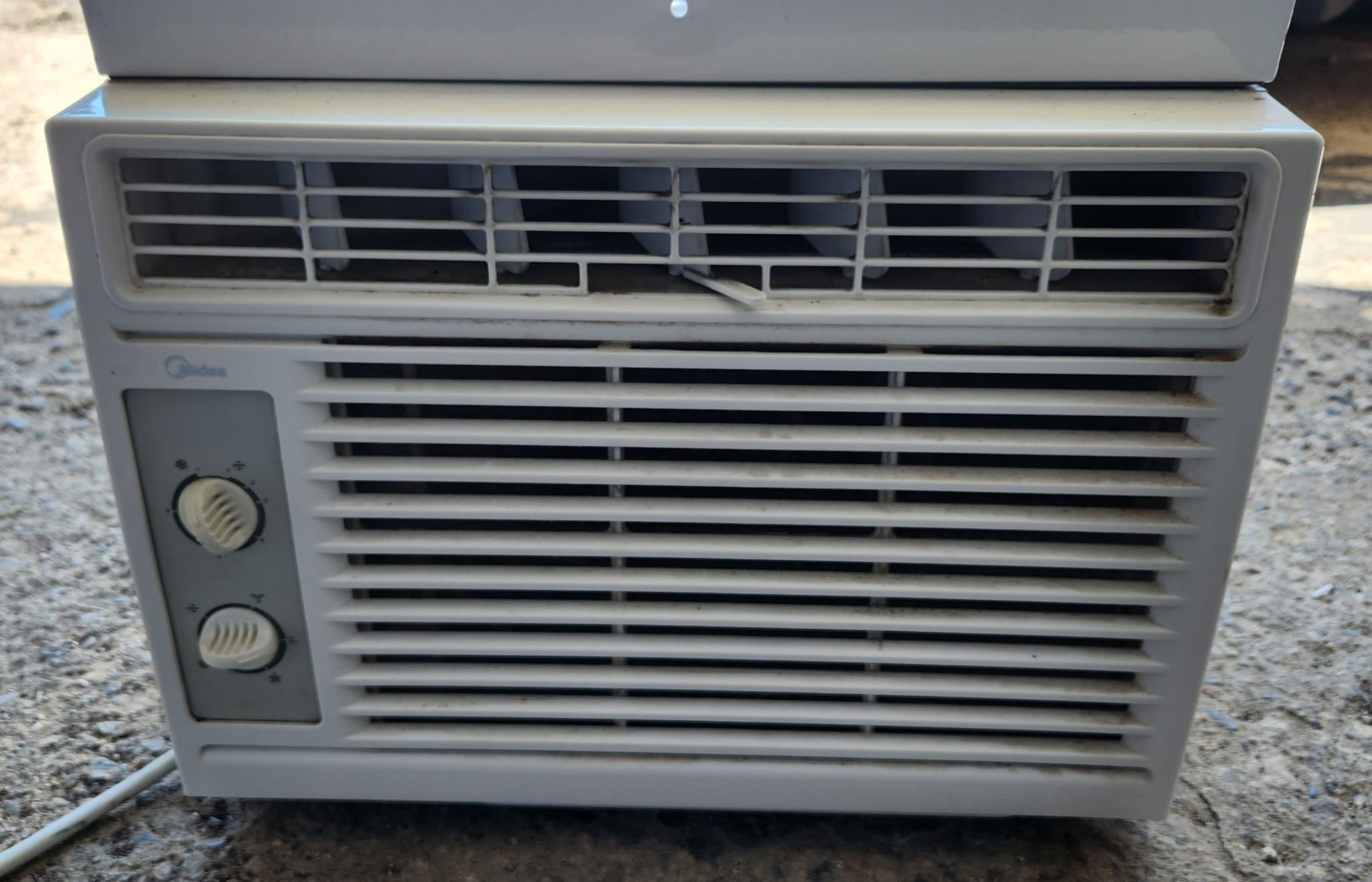 Midea 5000 BTU Window Air Conditioner – Works Great!