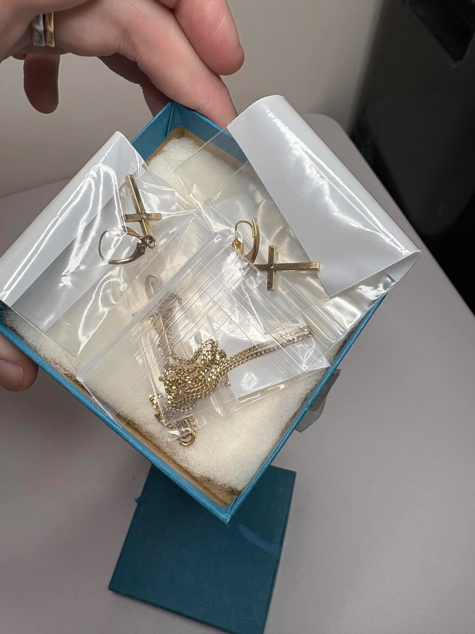 10K Natural Diamond and Fine Gold Jewelry Set