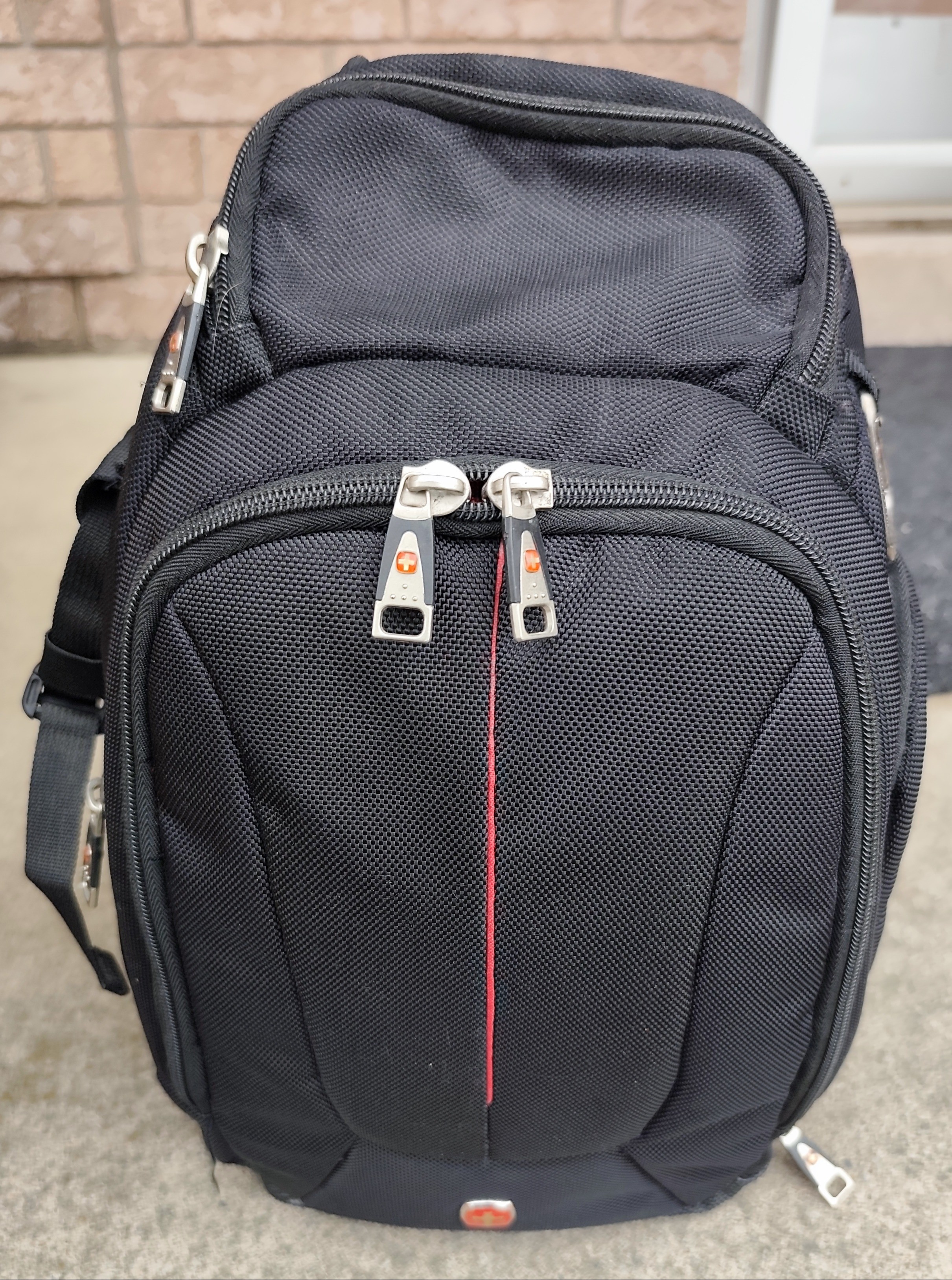 Swiss Gear professional camera sling bag