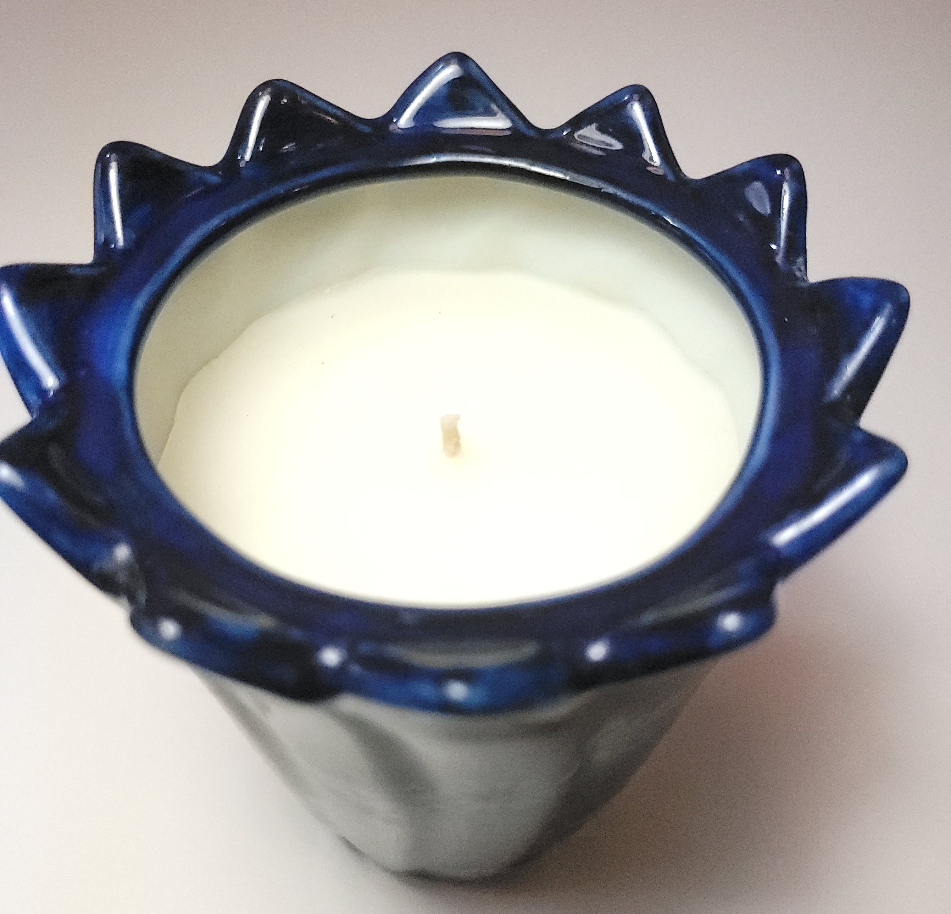 1996 The Bombay Company Cobalt Blue White Scalloped Candle - photo 3