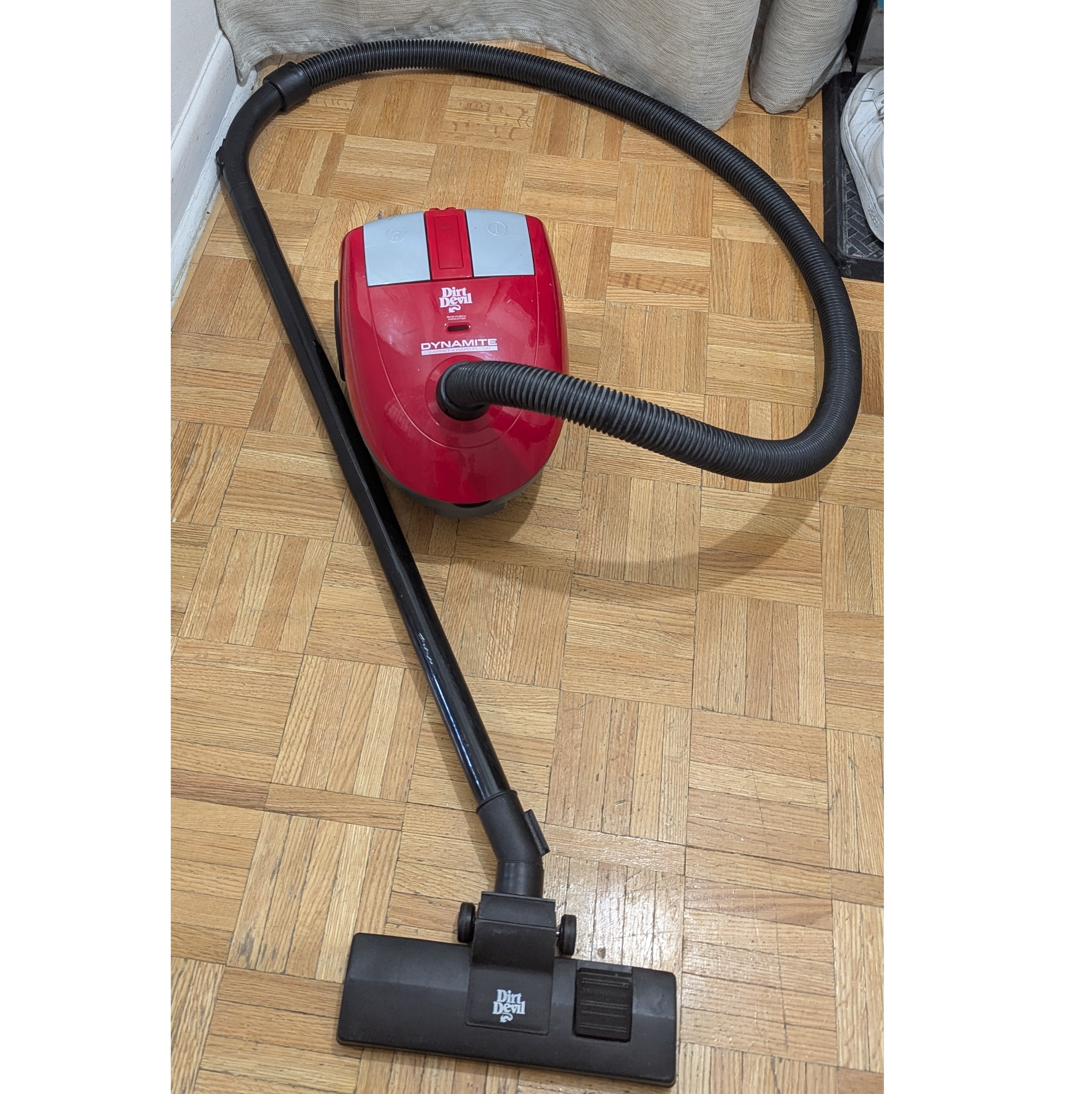 Small Classical Bagged Canister Vacuum Cleaner