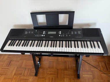 Yamaha PSR-E373 Keyboard with Stand