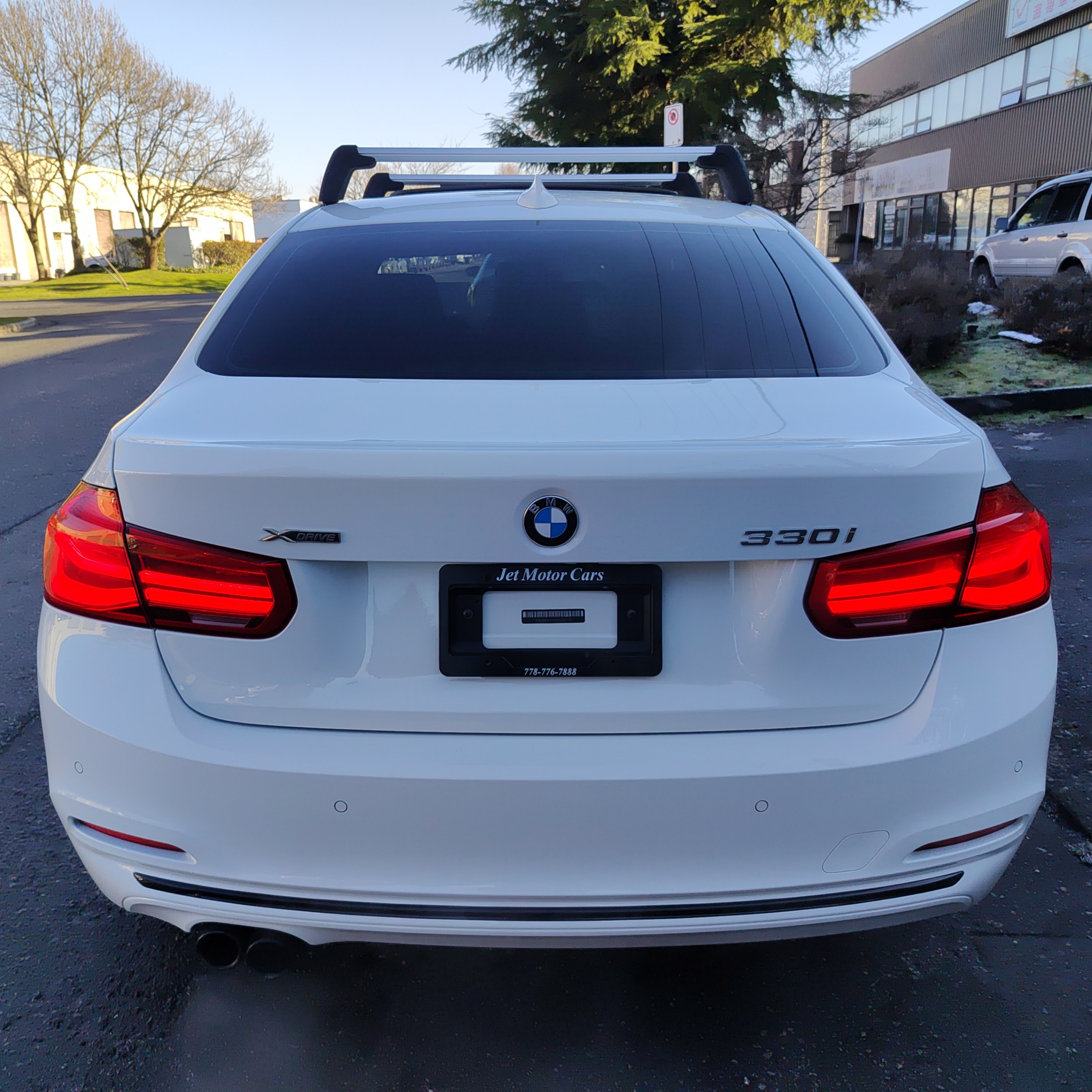 2017 BMW 330i XDrive Sedan Automatic Local BC Car 136,000 KM - photo 2