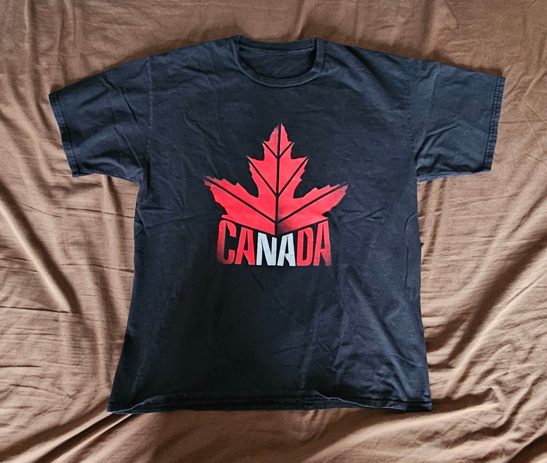 MEN'S SHORT SLEEVE T-SHIRT WITH CANADA MAPLE LEAF (XL - BLACK)