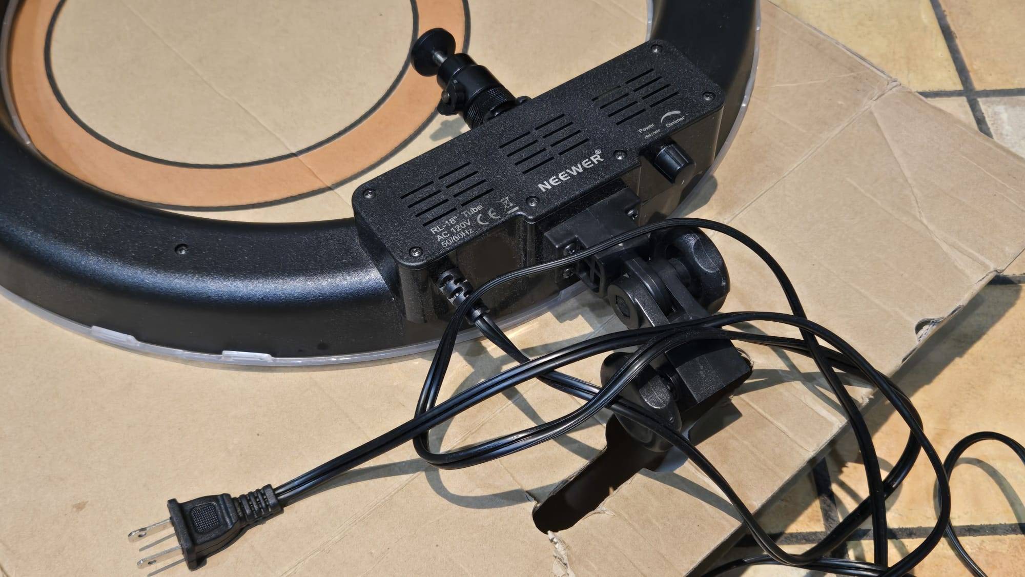Neewer 18-Inch Ring Light - photo 4