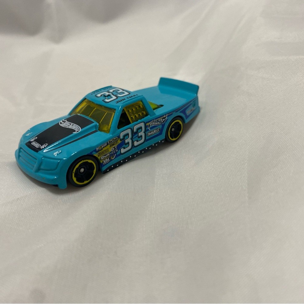 2011 Hot Wheels New Models Circle Trucker #46 Teal