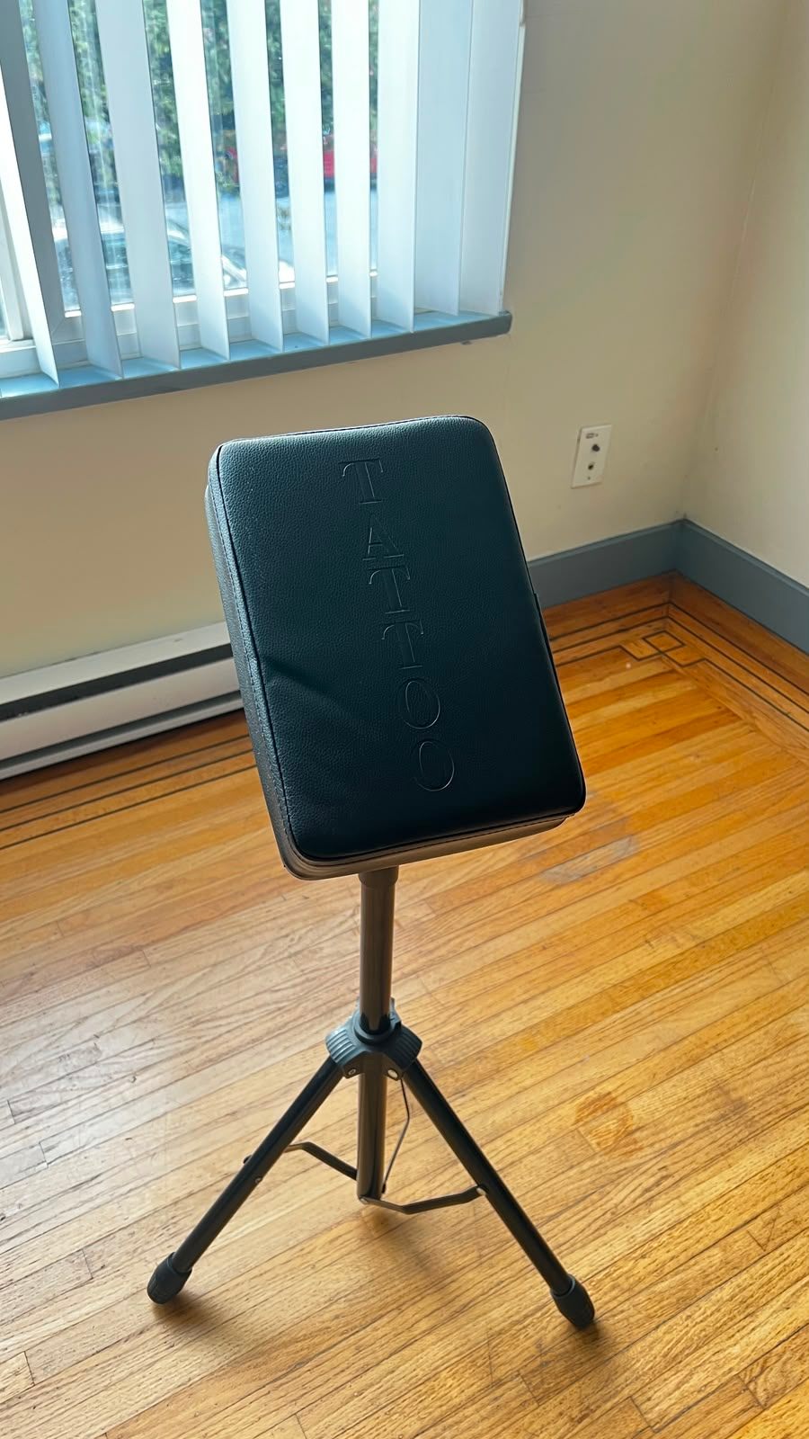 Adjustable Tattoo Armrest - photo 2