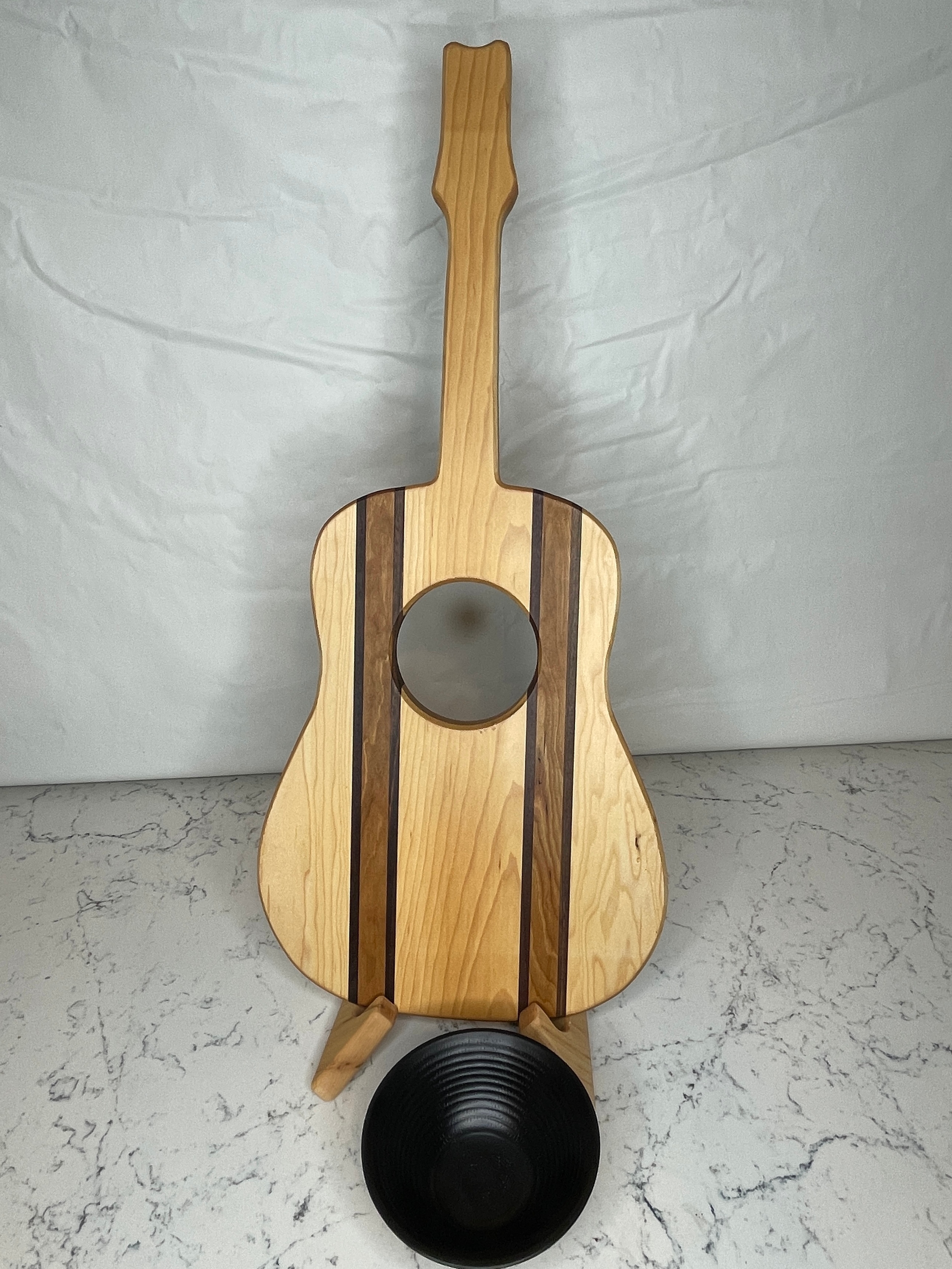 “Guitar’”-erie Board – Acoustic Guitar w/ Dipping Bowl - photo 3