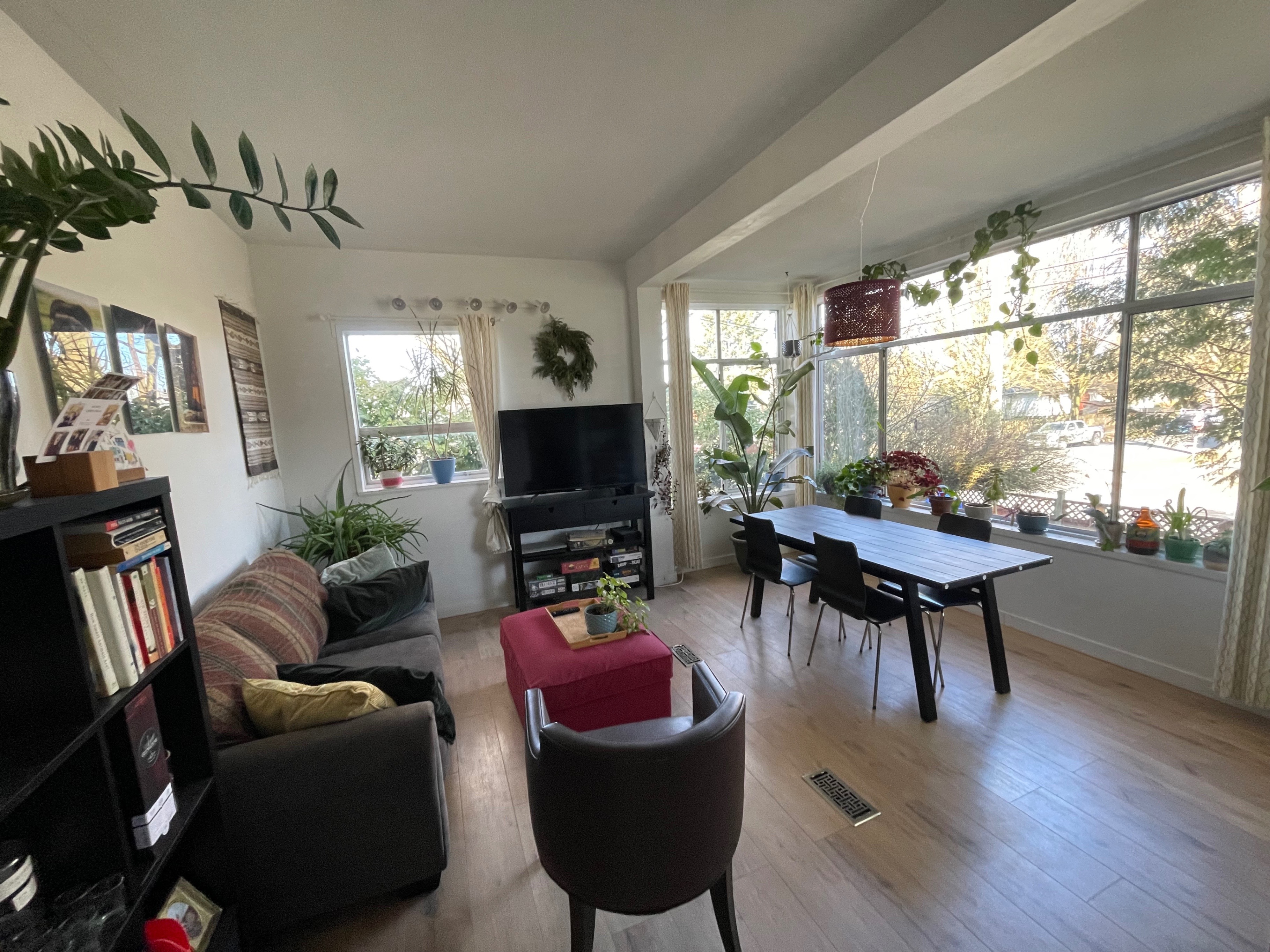 $3,050 / 2br - 900ft2 - Bright Updated 2BR Main-Floor Suite