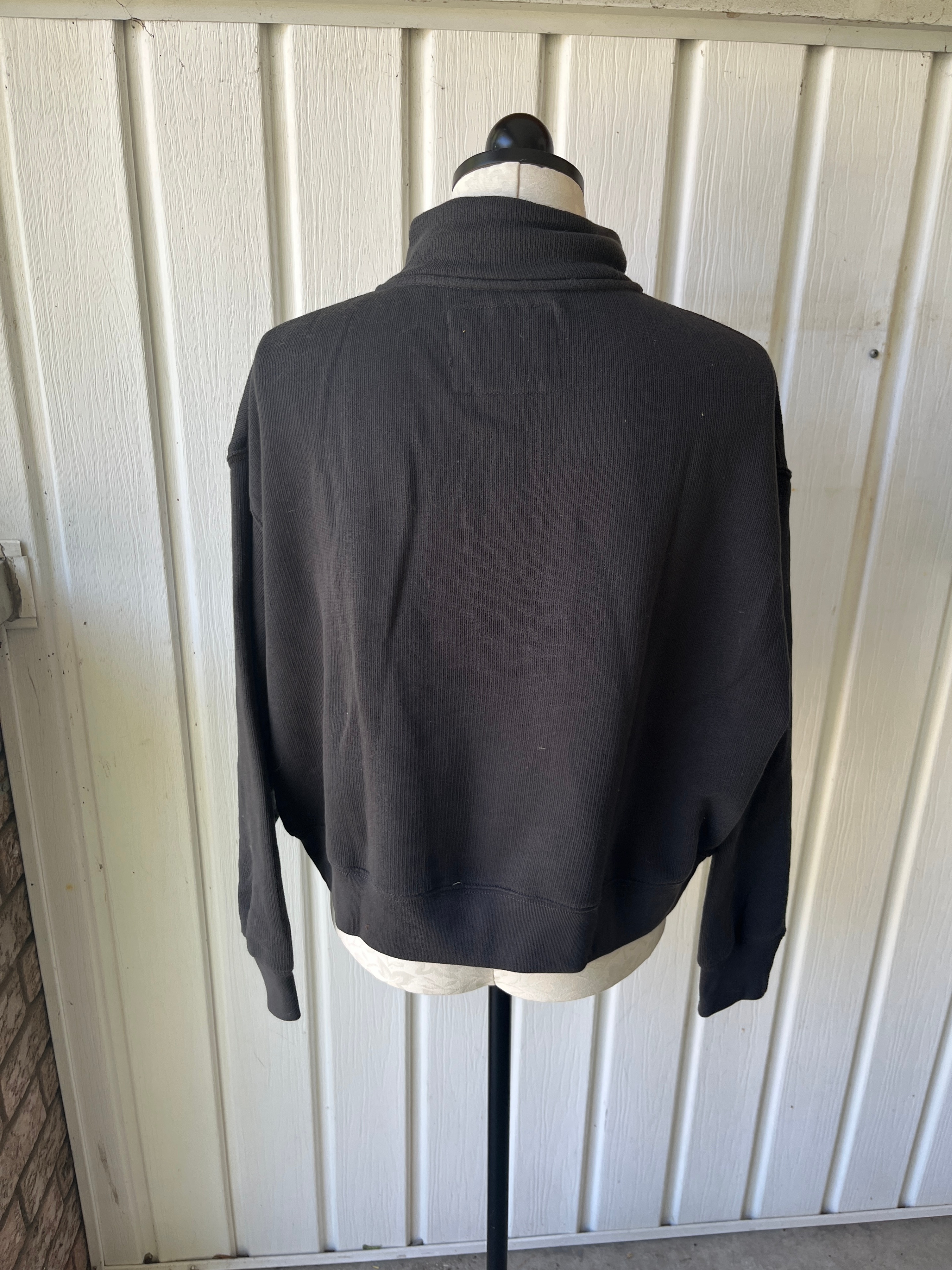 American Eagle Black Pullover Sweatshirt - Size L/G - photo 2