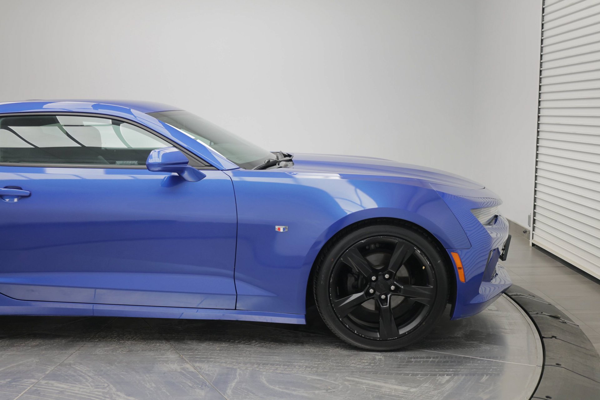 2018 Chevrolet Camaro - photo 2