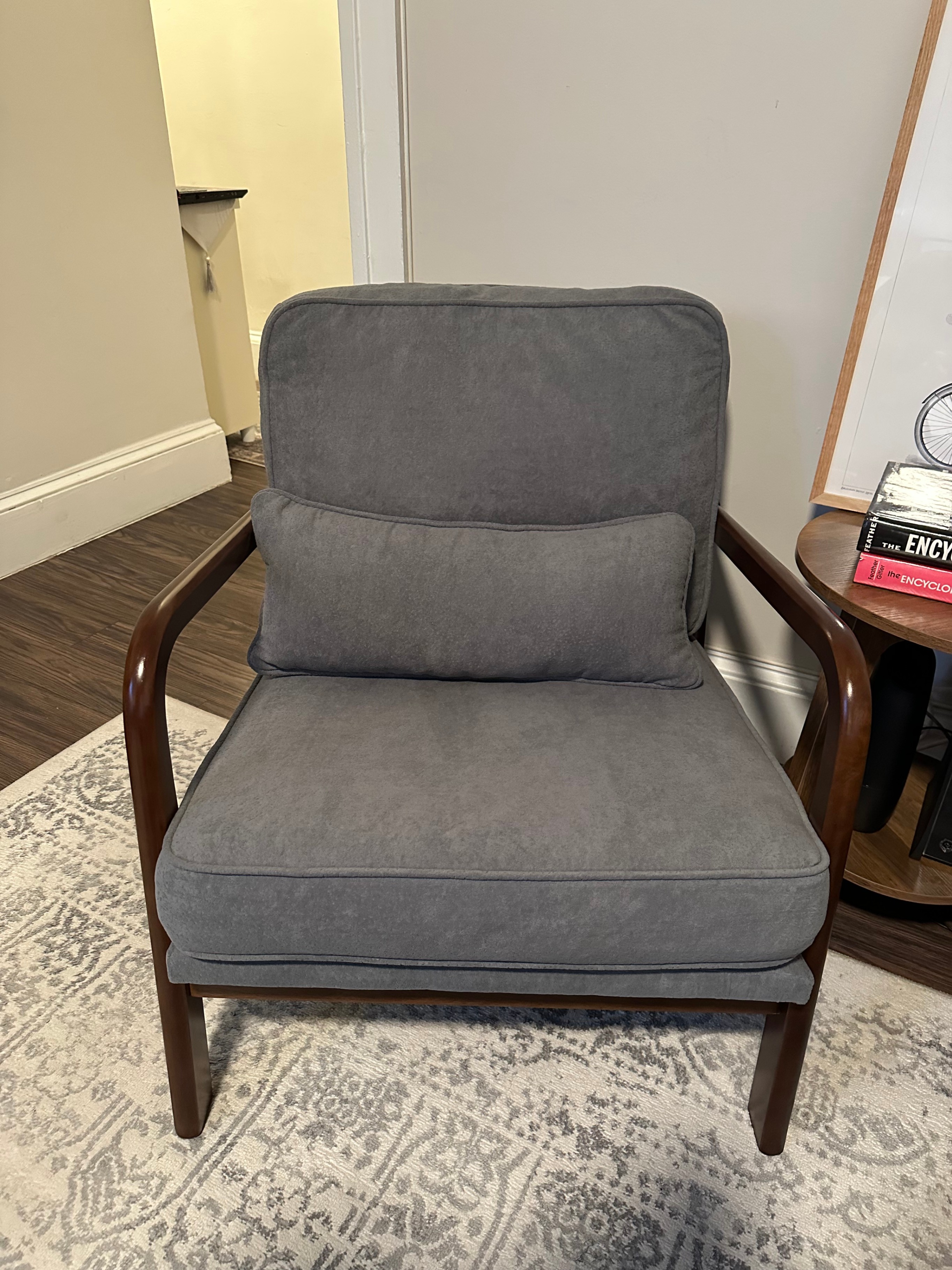 Mid-Century Accent Chair – Like New (Bought April 2026)