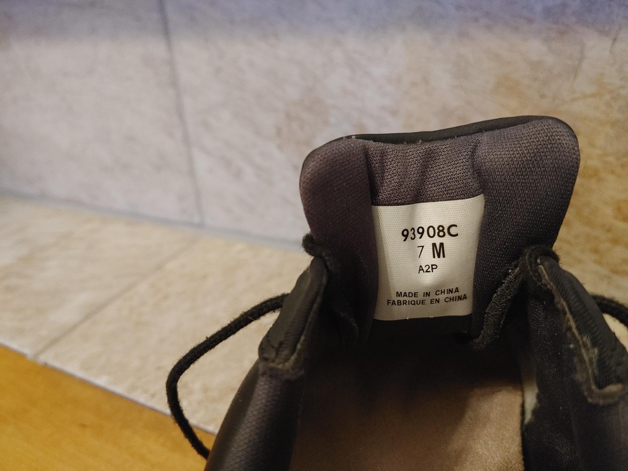 BLACK GOLF SHOES SIZE 7 - photo 3