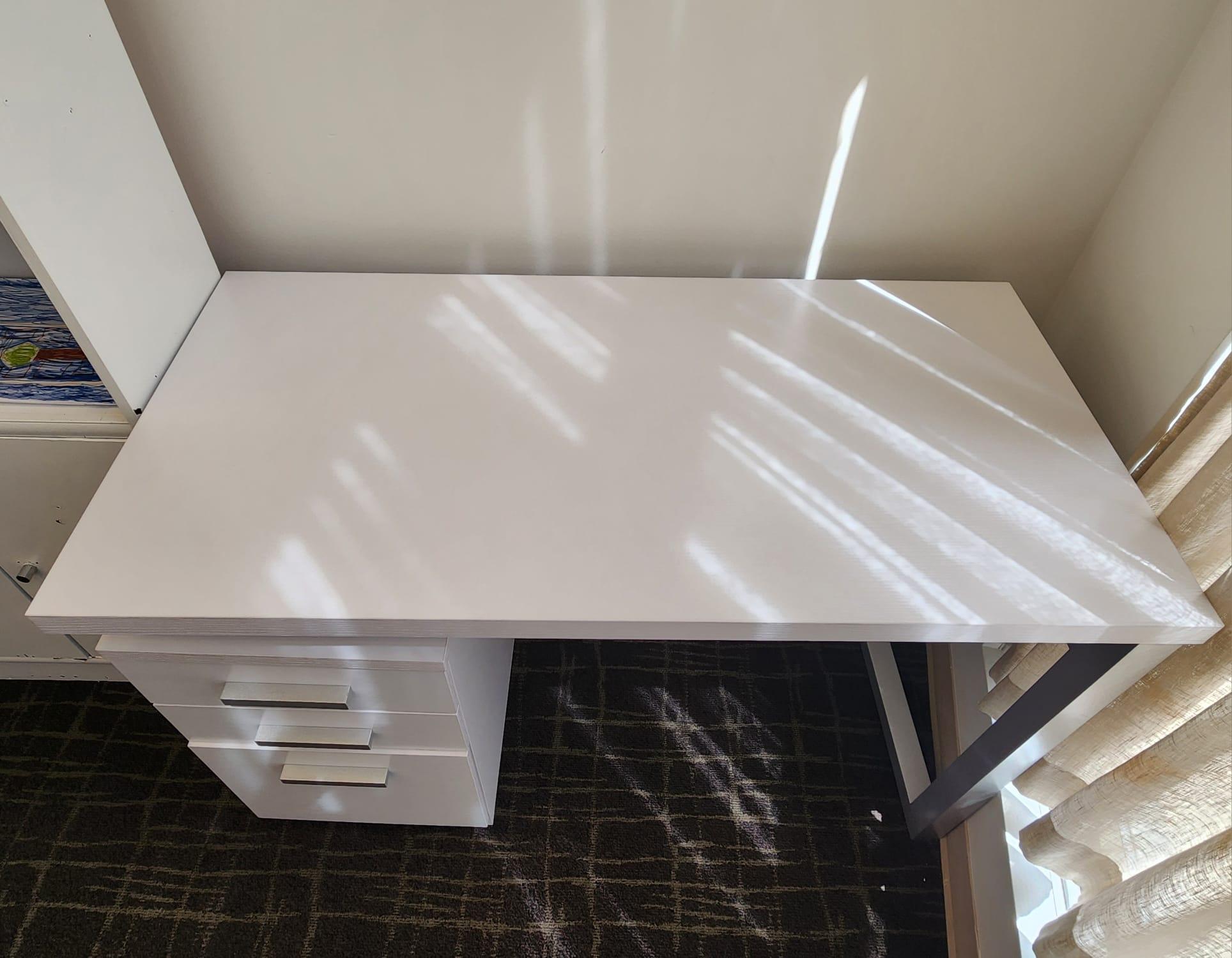 Reversible White Modern Desk with 3 Drawers - photo 3