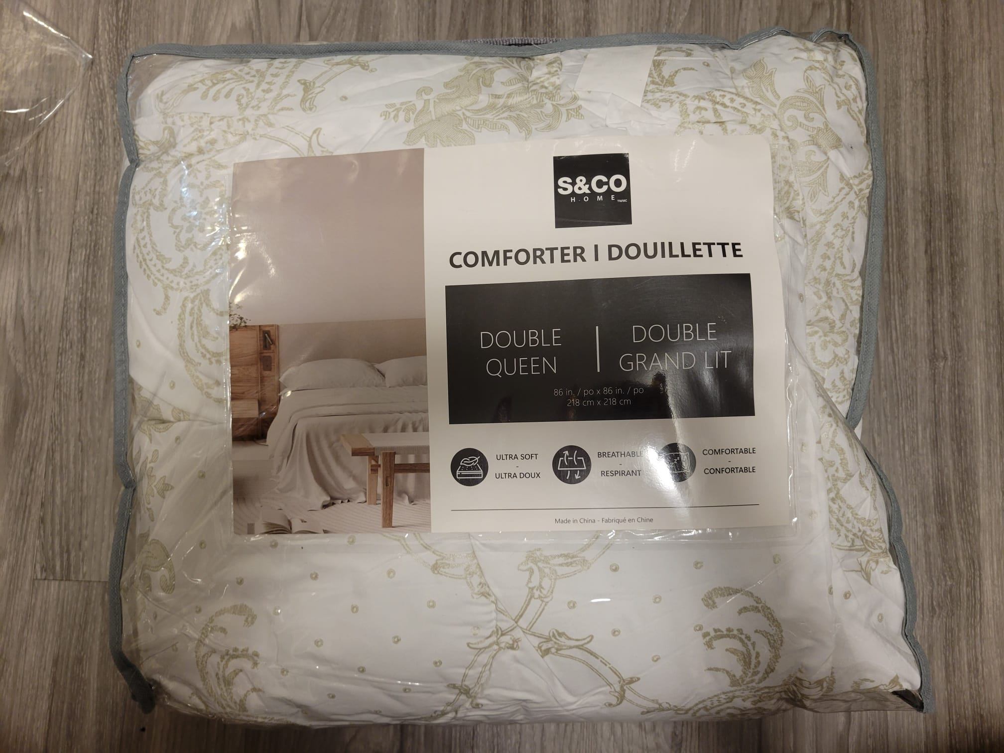 Brand New S&CO Home Double/Queen Comforter