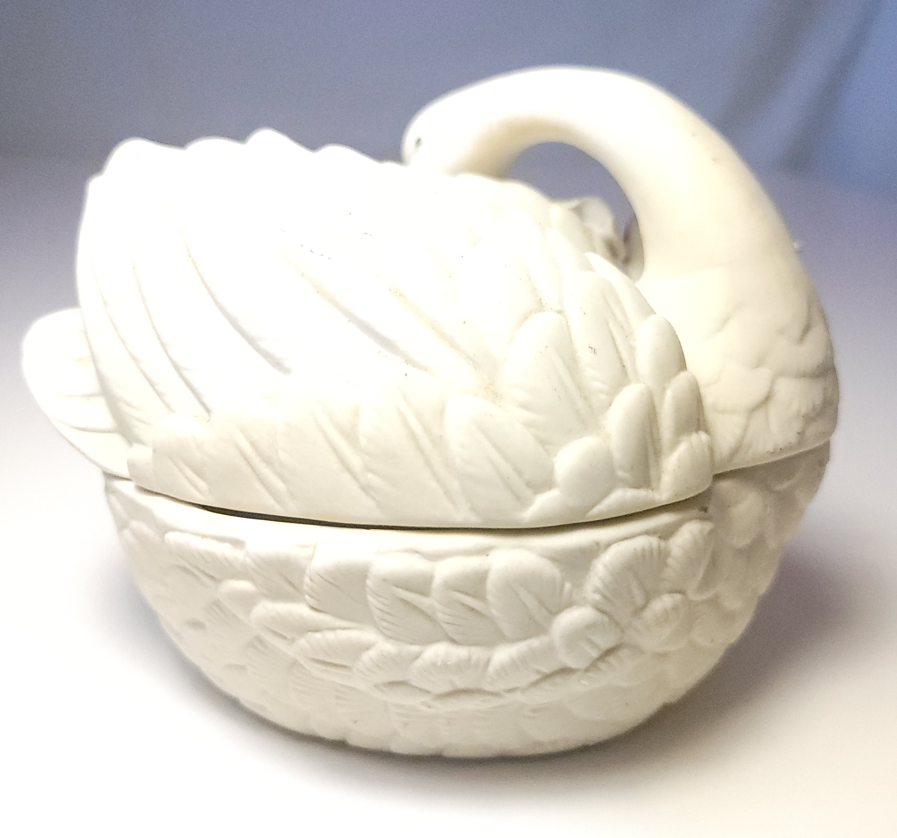 Giftcraft 1980s Porcelain Swan Trinket Box Taiwan - photo 3