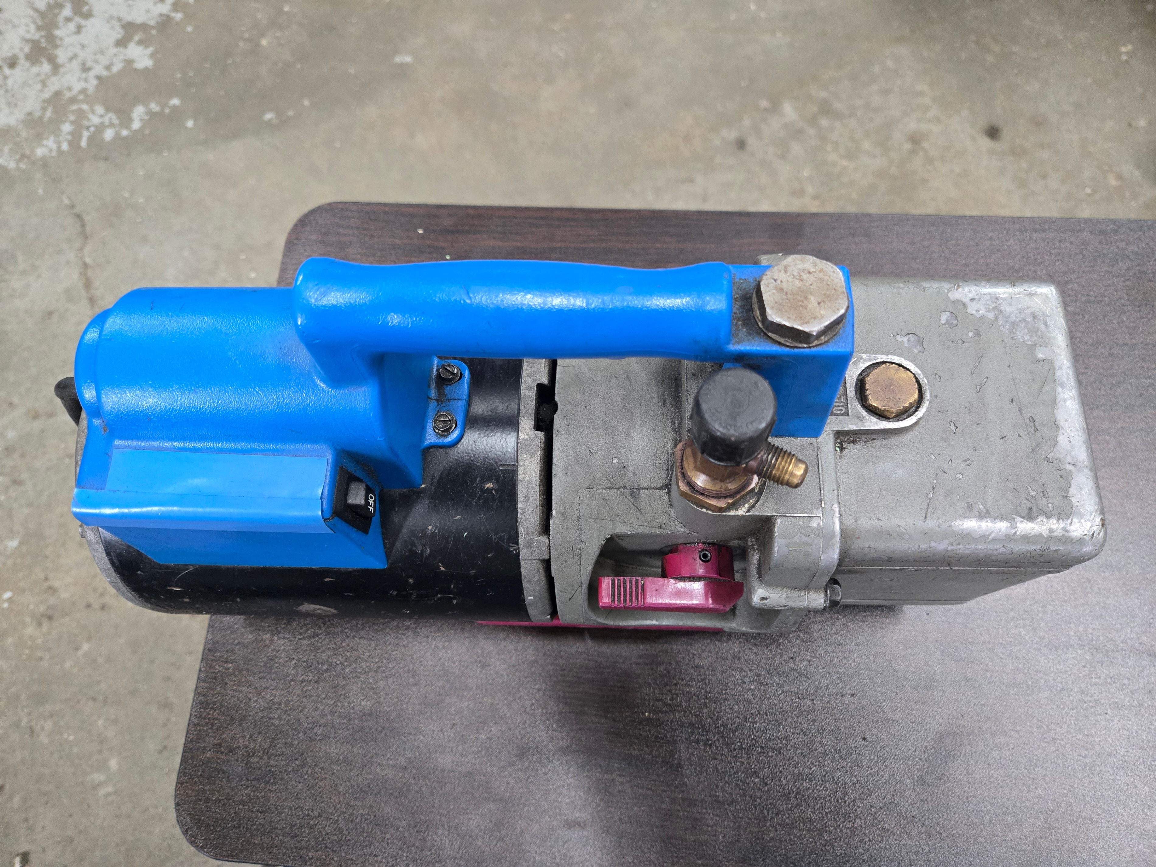 Robinair vacuum pump - photo 5