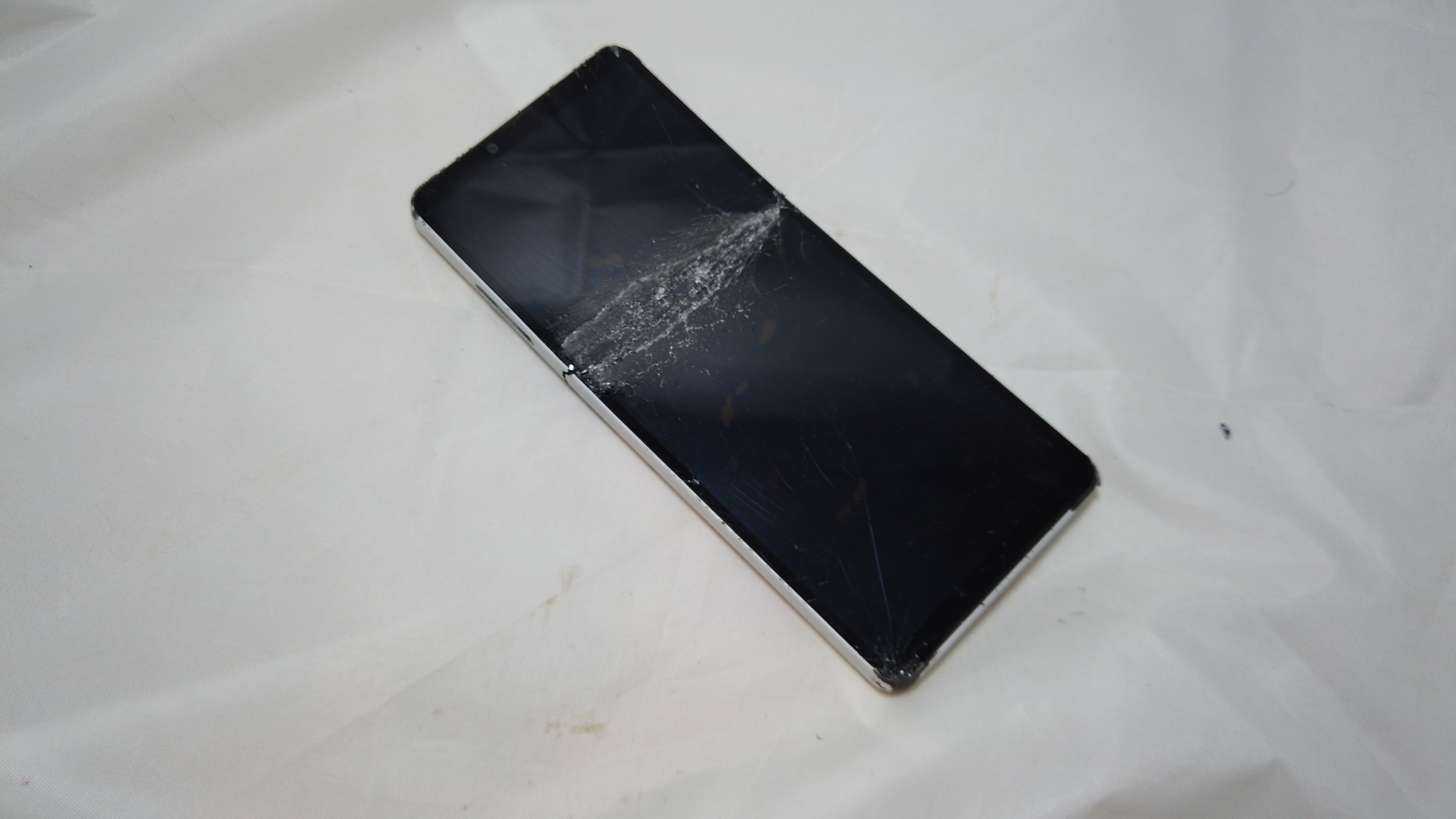 Sony Xperia 10 VI White - Powers On/Vibrates DEAD SCREEN - For P
