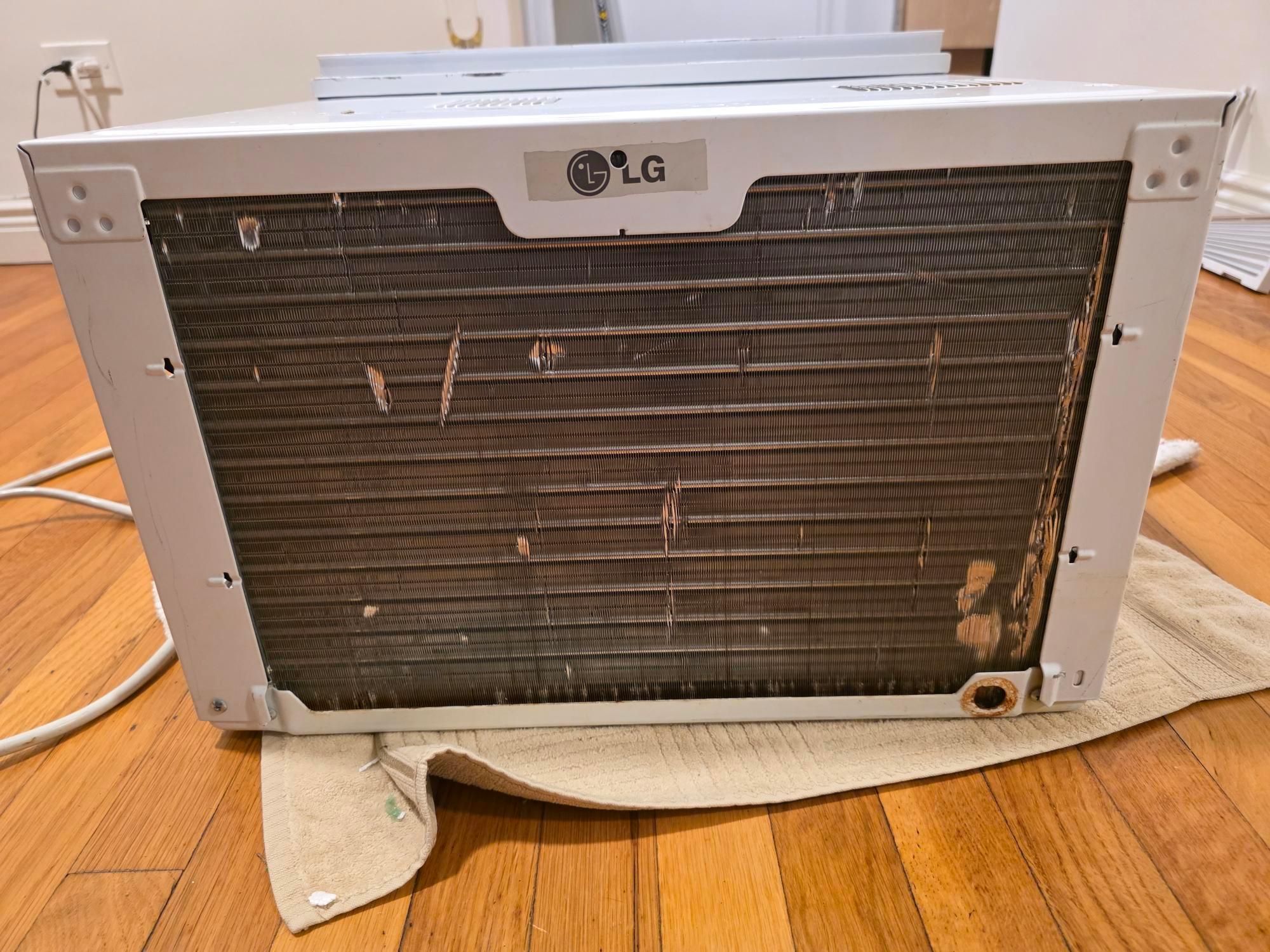Window-Mounted AIR CONDITIONER - LG LW8014ER - photo 3