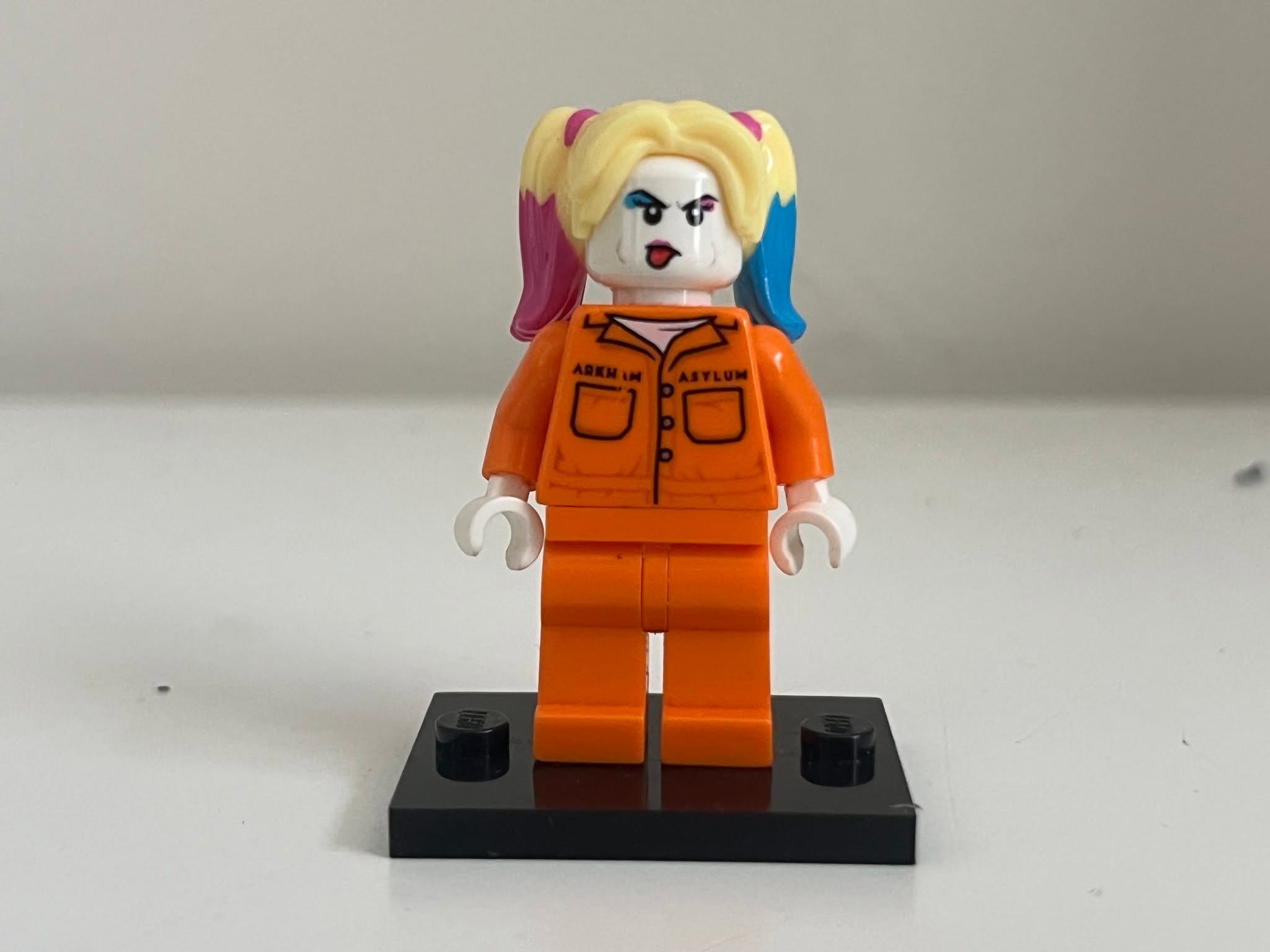 LEGO Harley Quinn (Arkham Asylum Jumpsuit) Minifigur