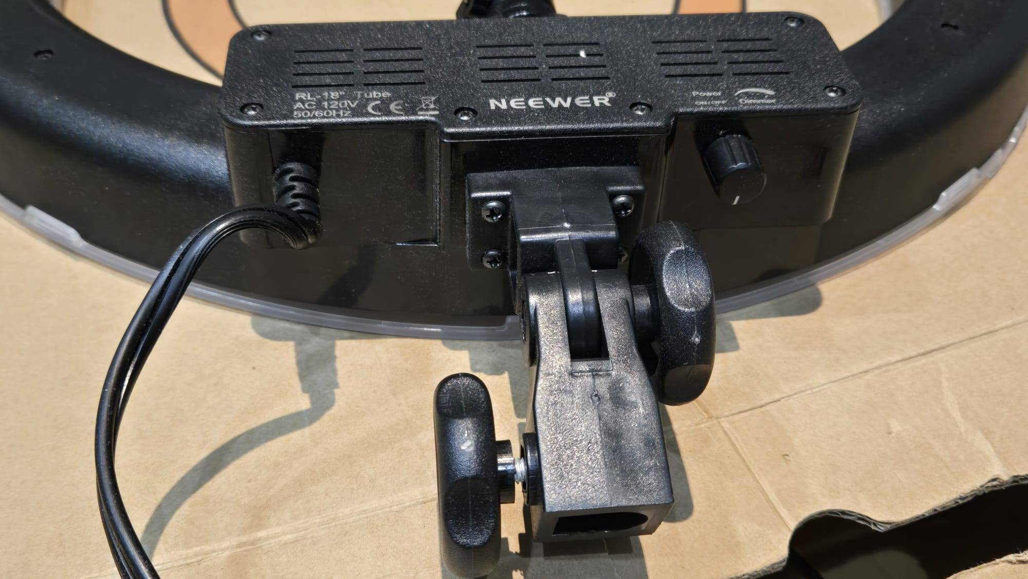 Neewer 18-Inch Ring Light - photo 2