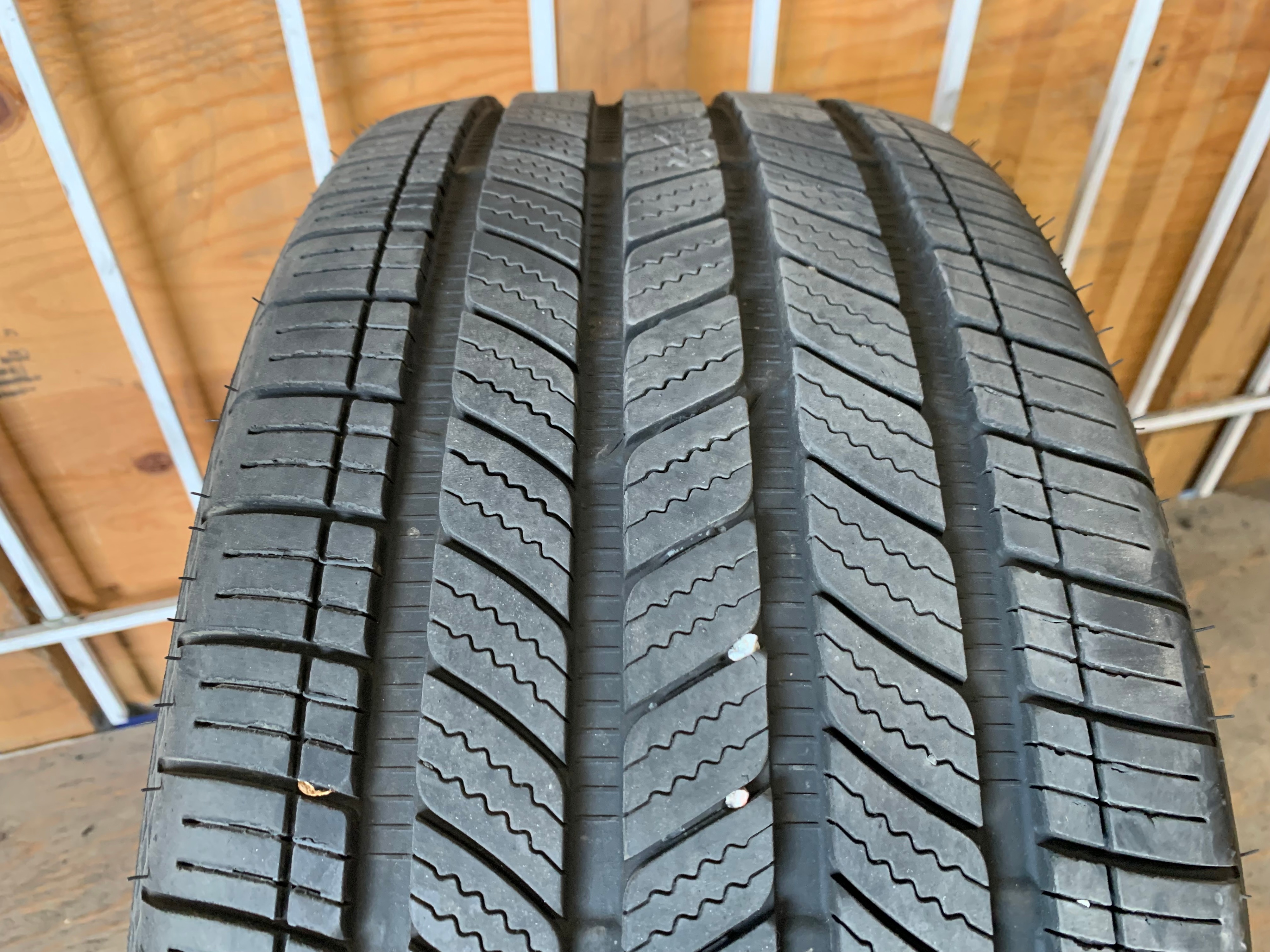 PAIR of 255/45/19 M+S Bridgestone Turanza EV with 80% tread - photo 3
