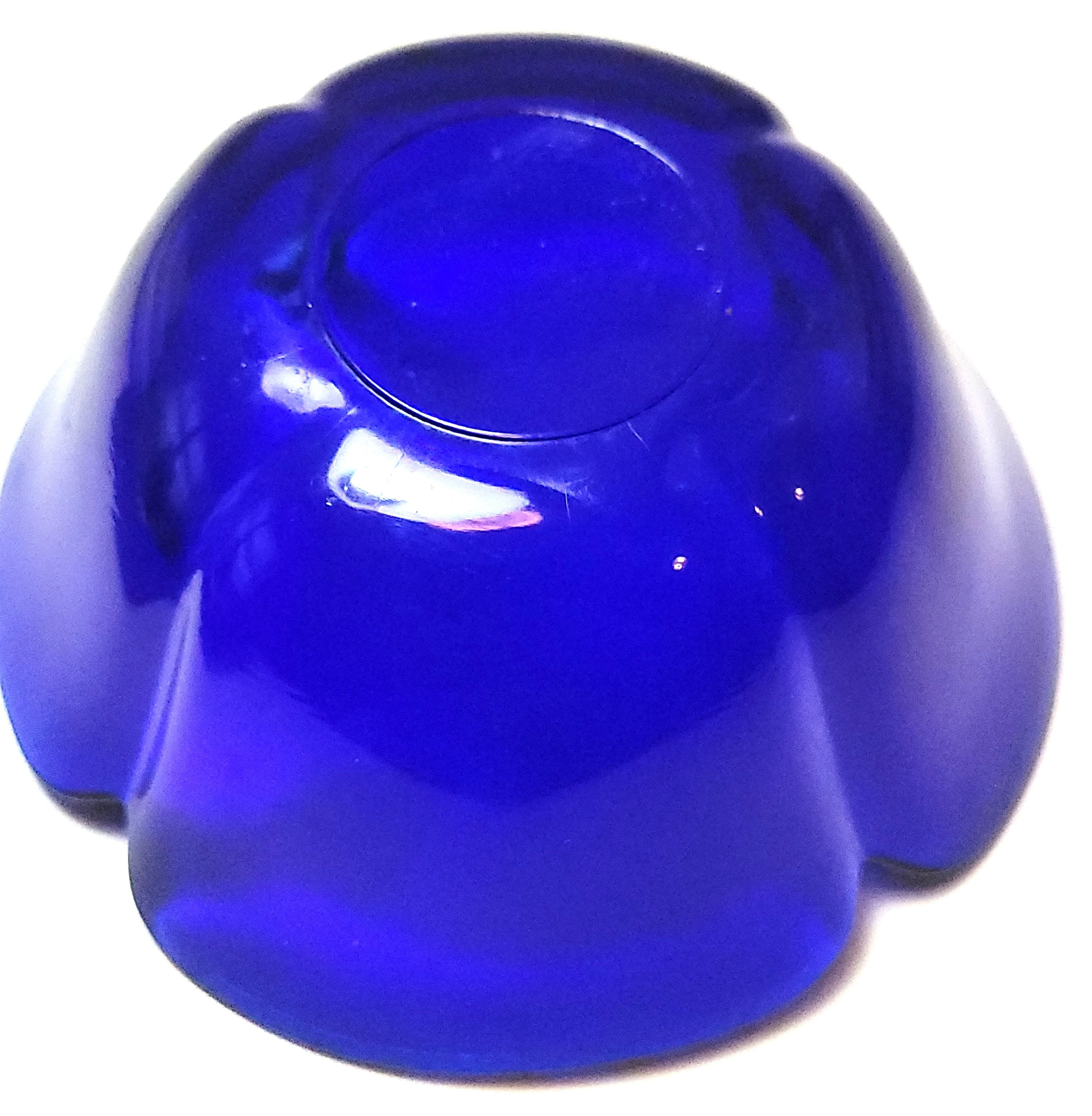 1974 Cobalt Blue Art Glass 4-Lobe Flower Lotus Bowl Small - photo 5