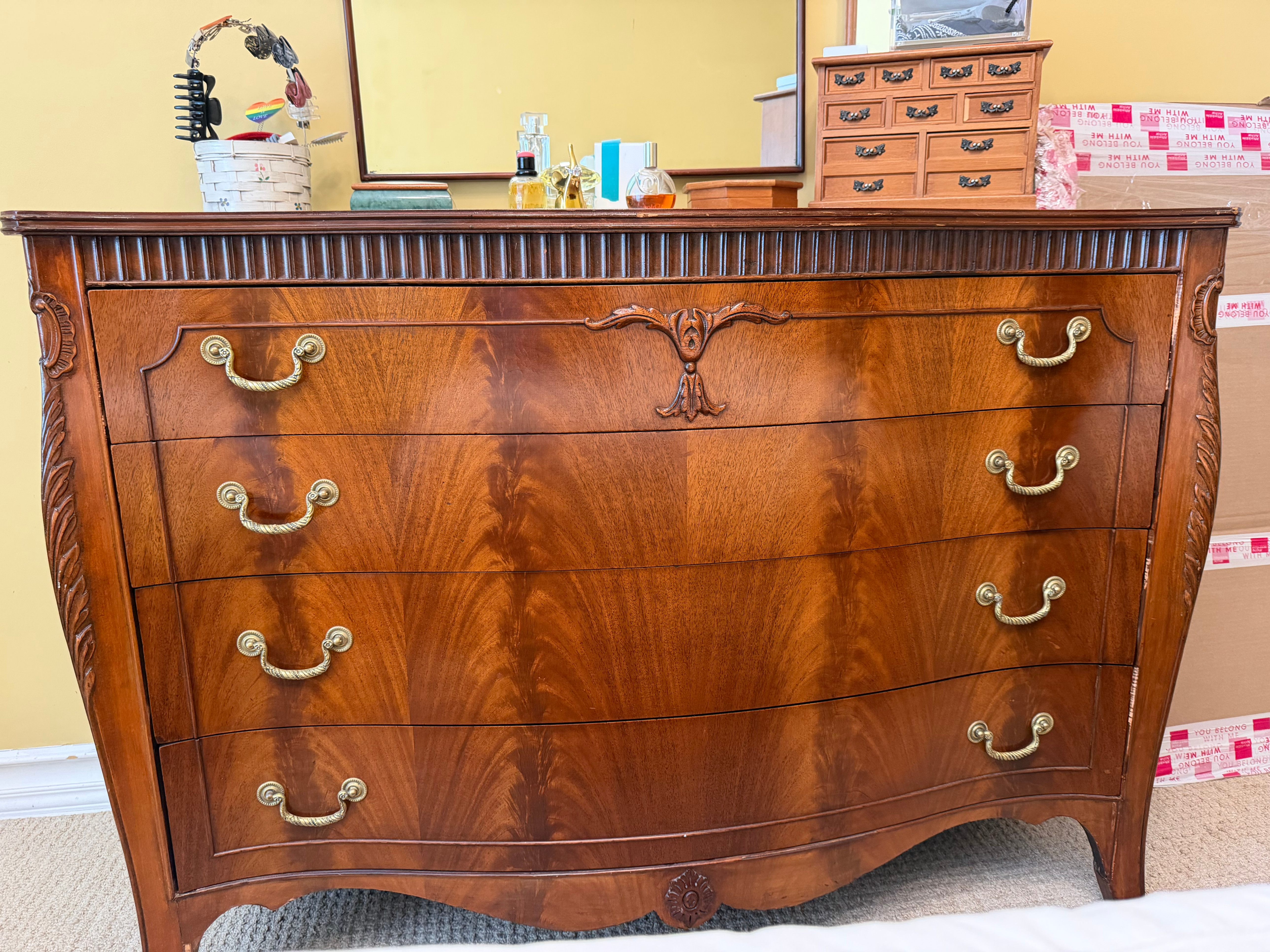 BEAUTIFUL MAHOGANY BEDROOM SET